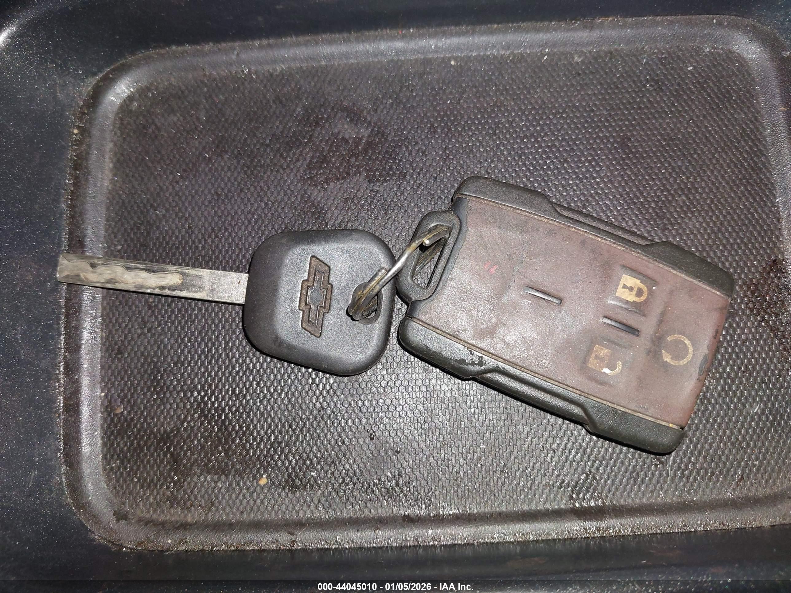 CHEVROLET SILVERADO image 11