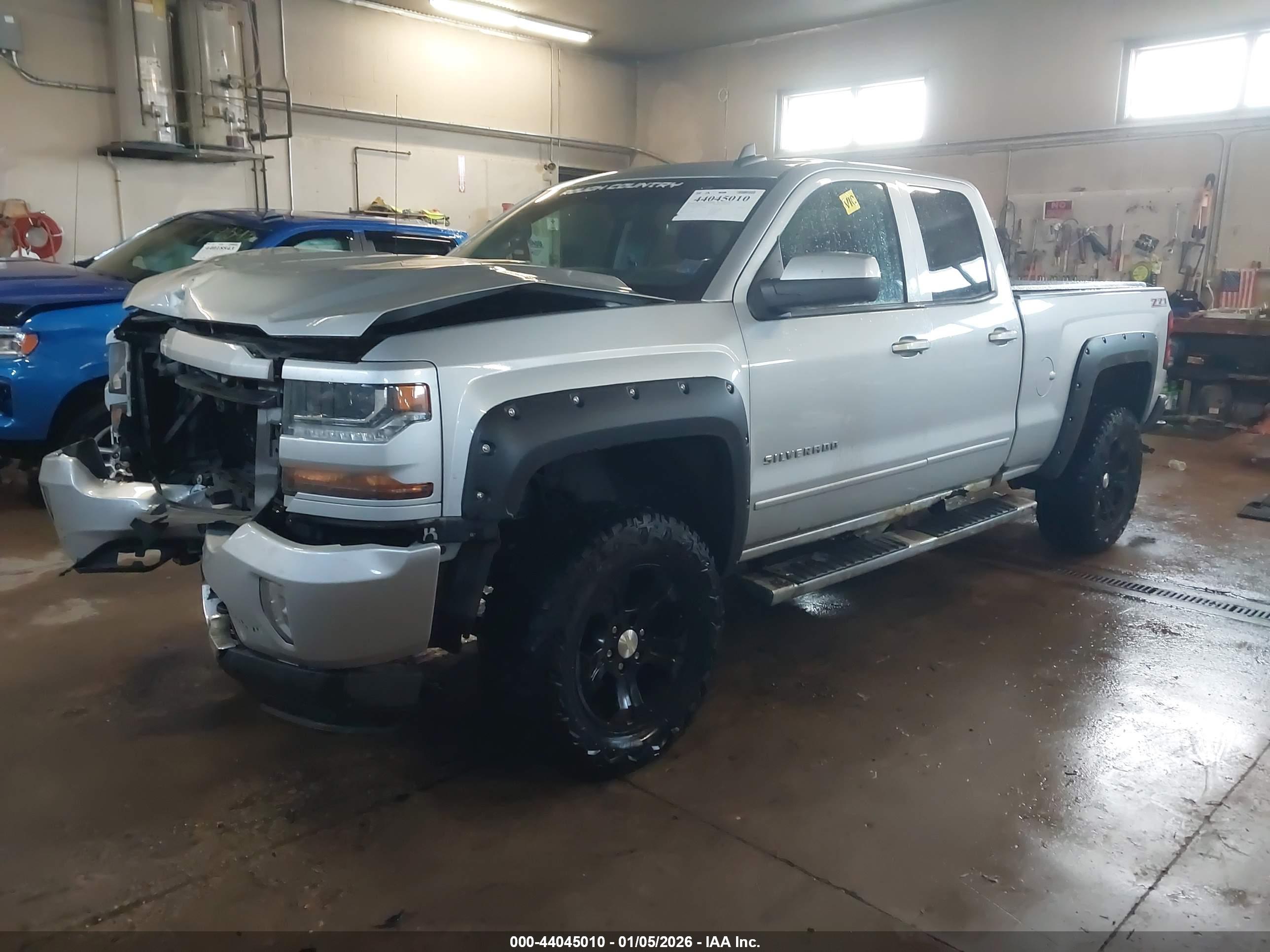 CHEVROLET SILVERADO image 2