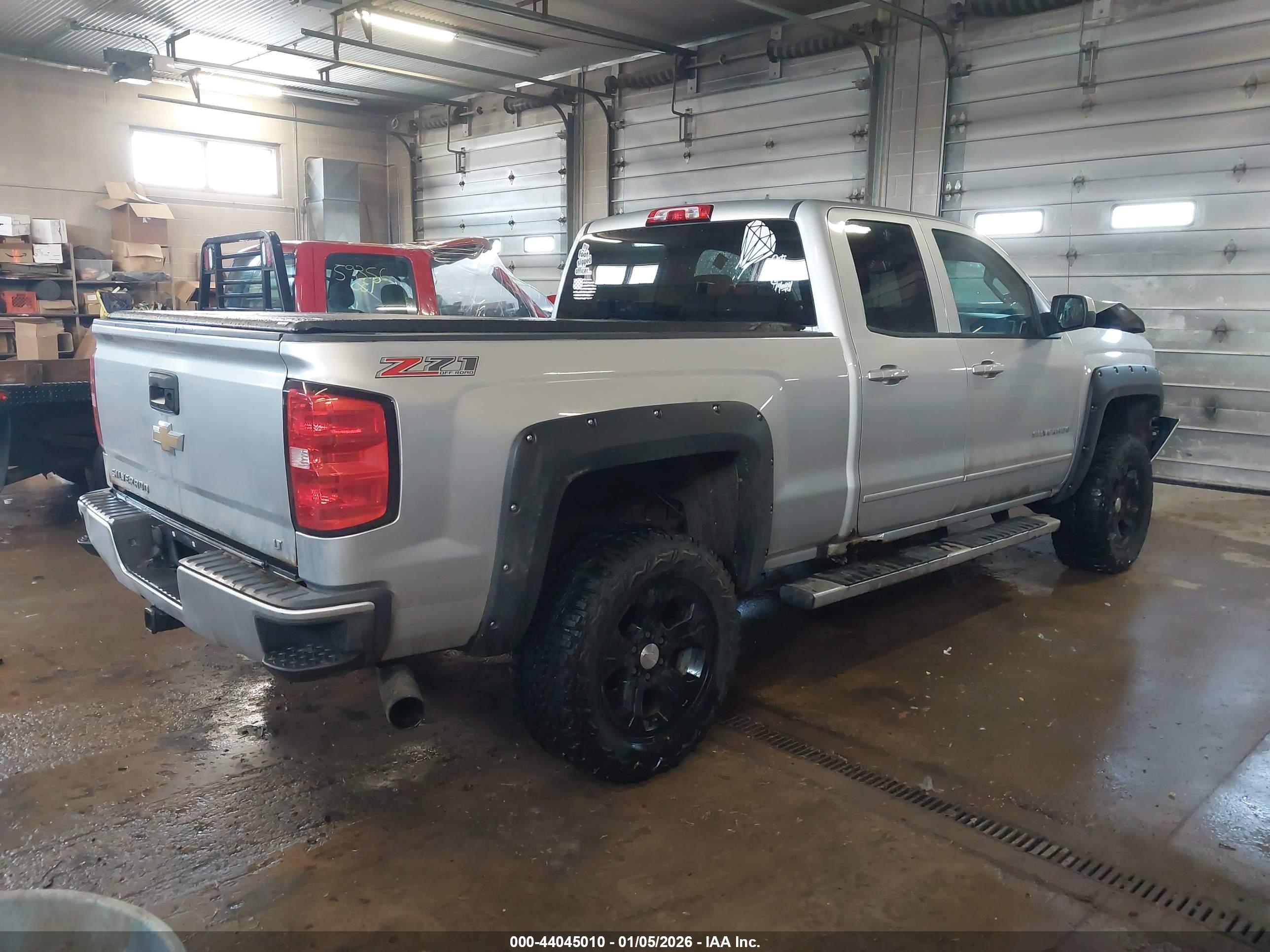 CHEVROLET SILVERADO image 4