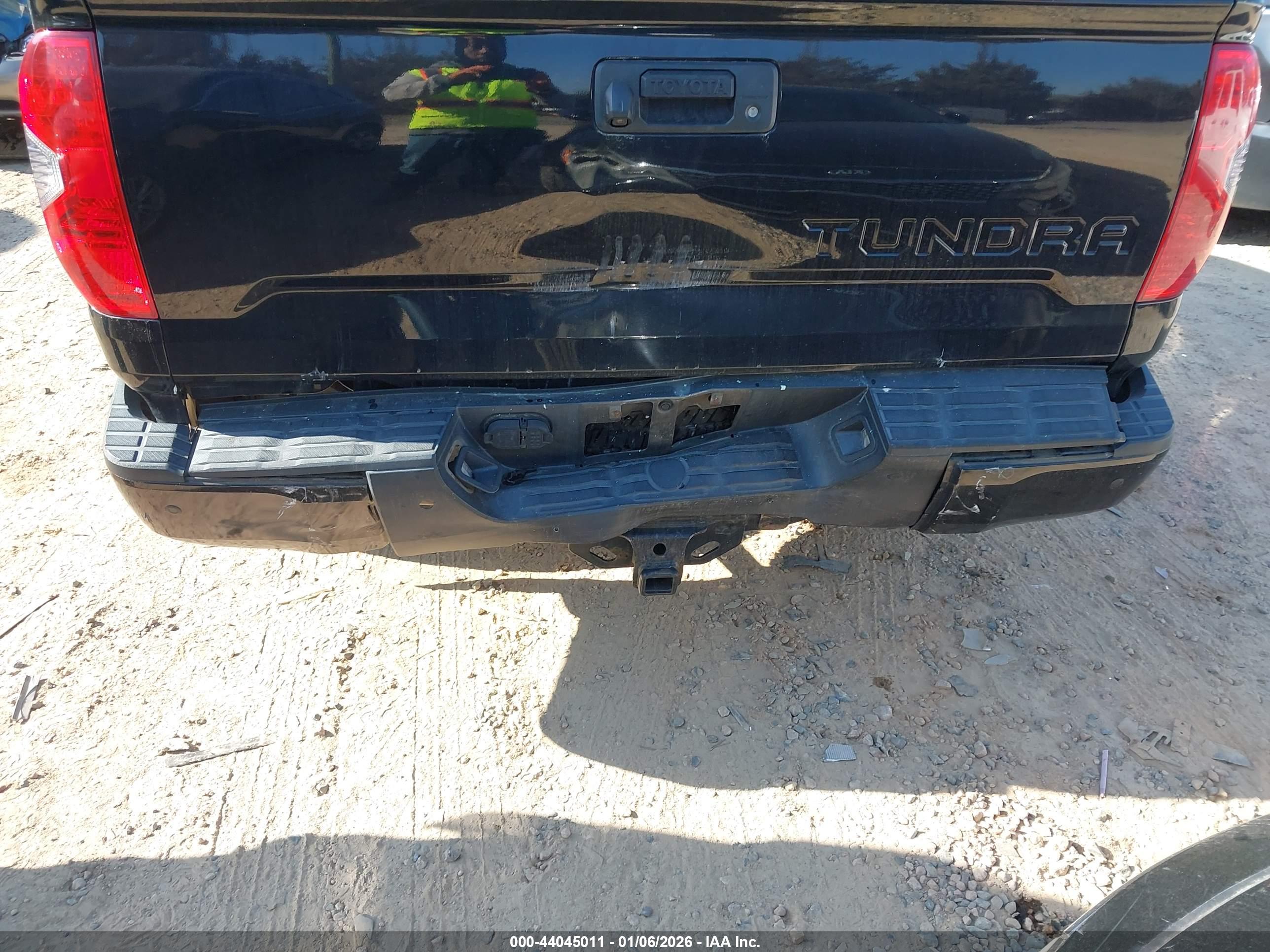 TOYOTA TUNDRA image 6