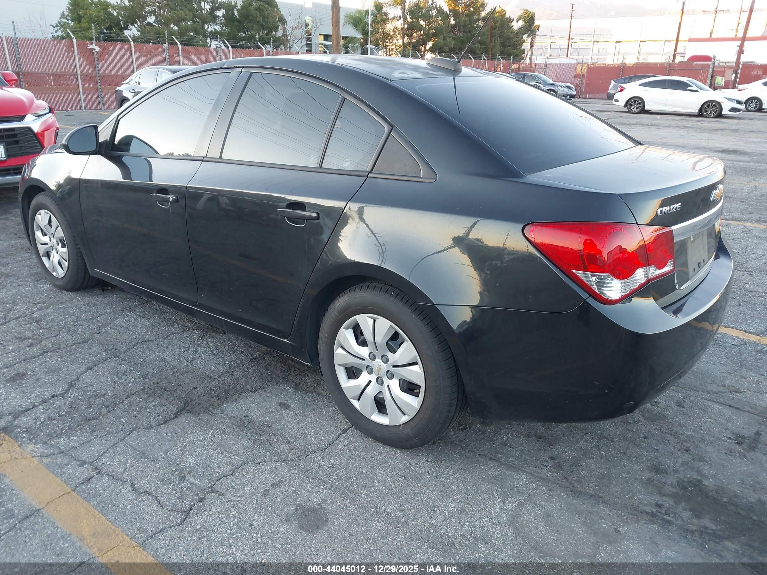 CHEVROLET CRUZE image 3