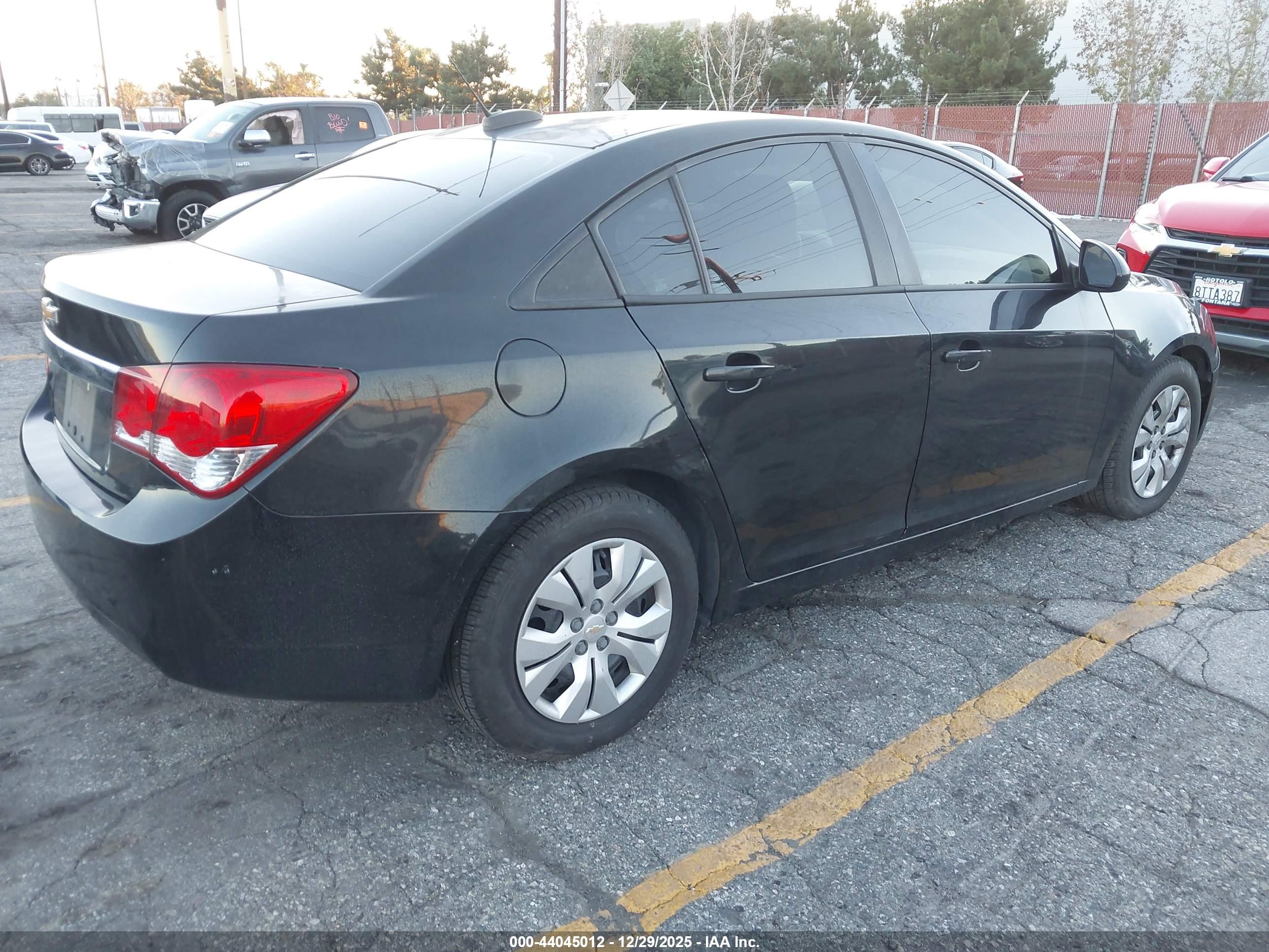 CHEVROLET CRUZE image 4