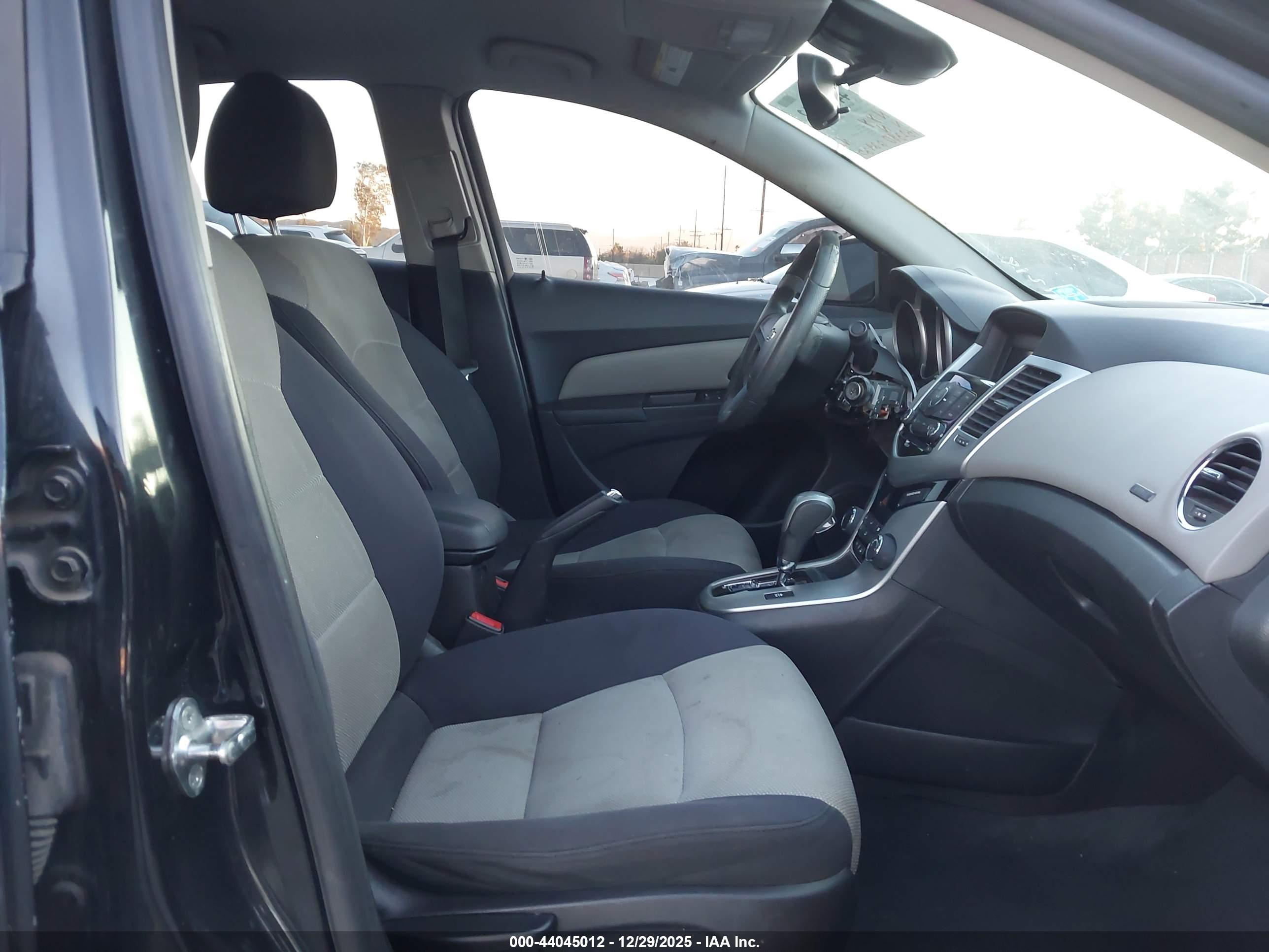 CHEVROLET CRUZE image 5