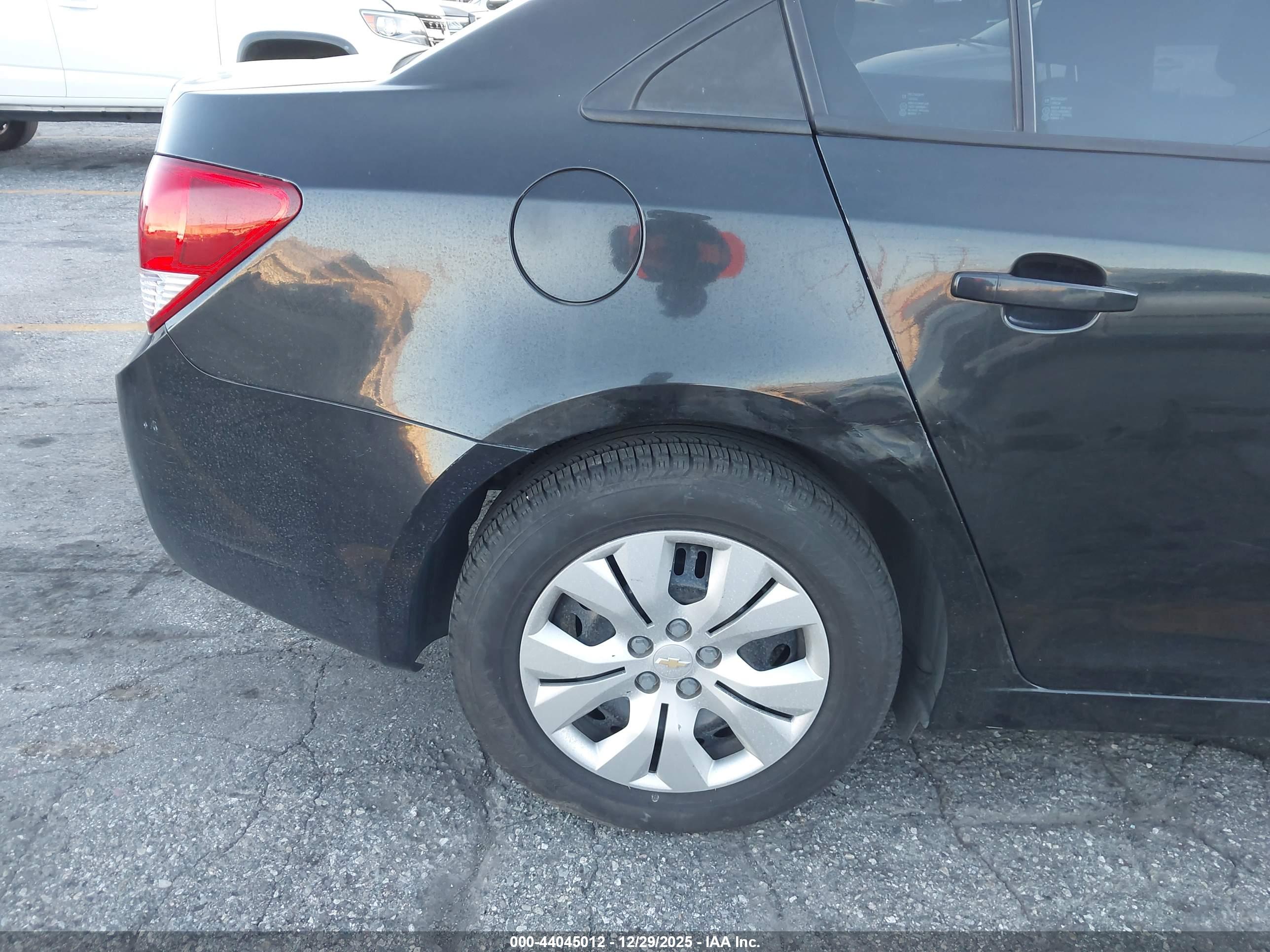 CHEVROLET CRUZE image 6