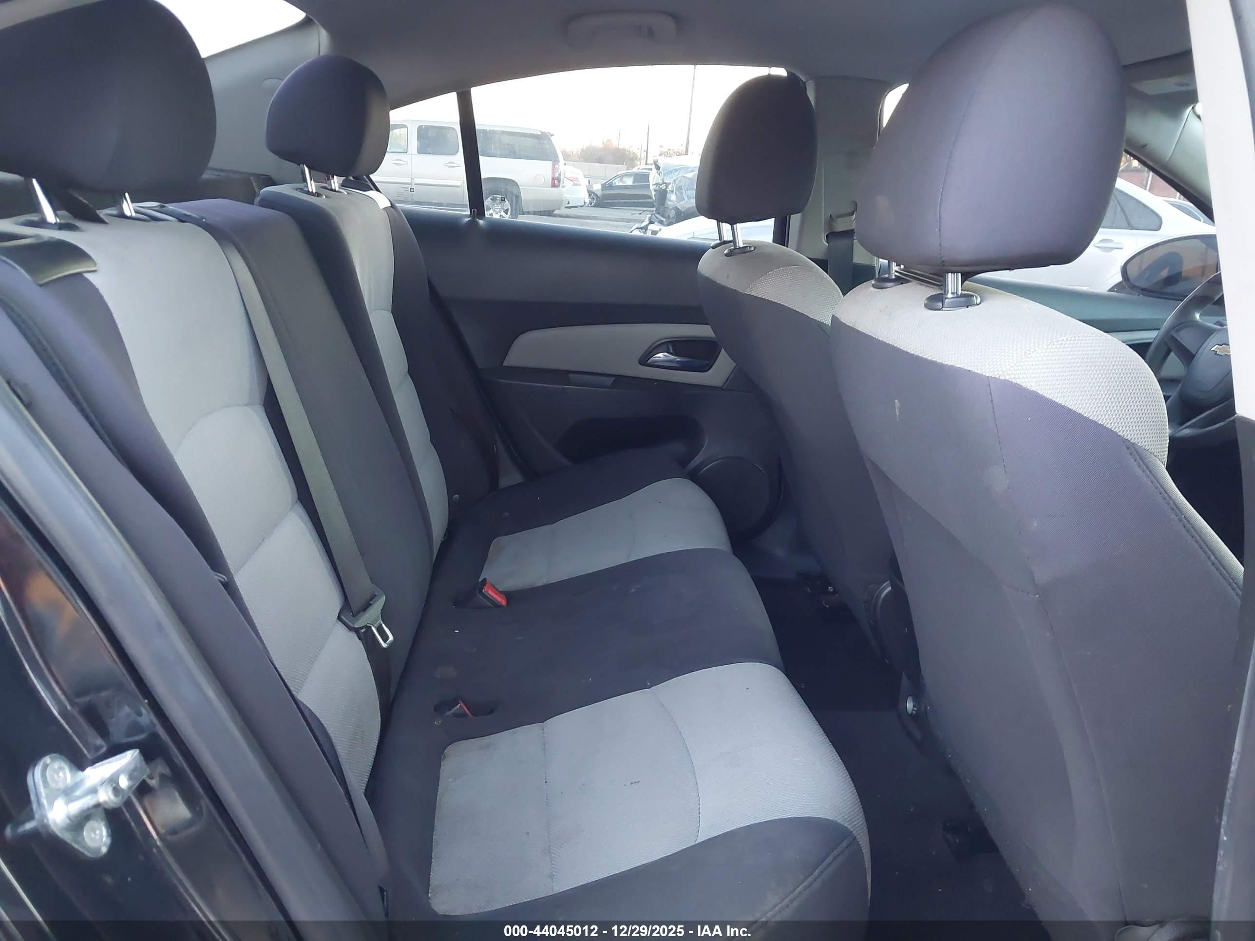 CHEVROLET CRUZE image 8