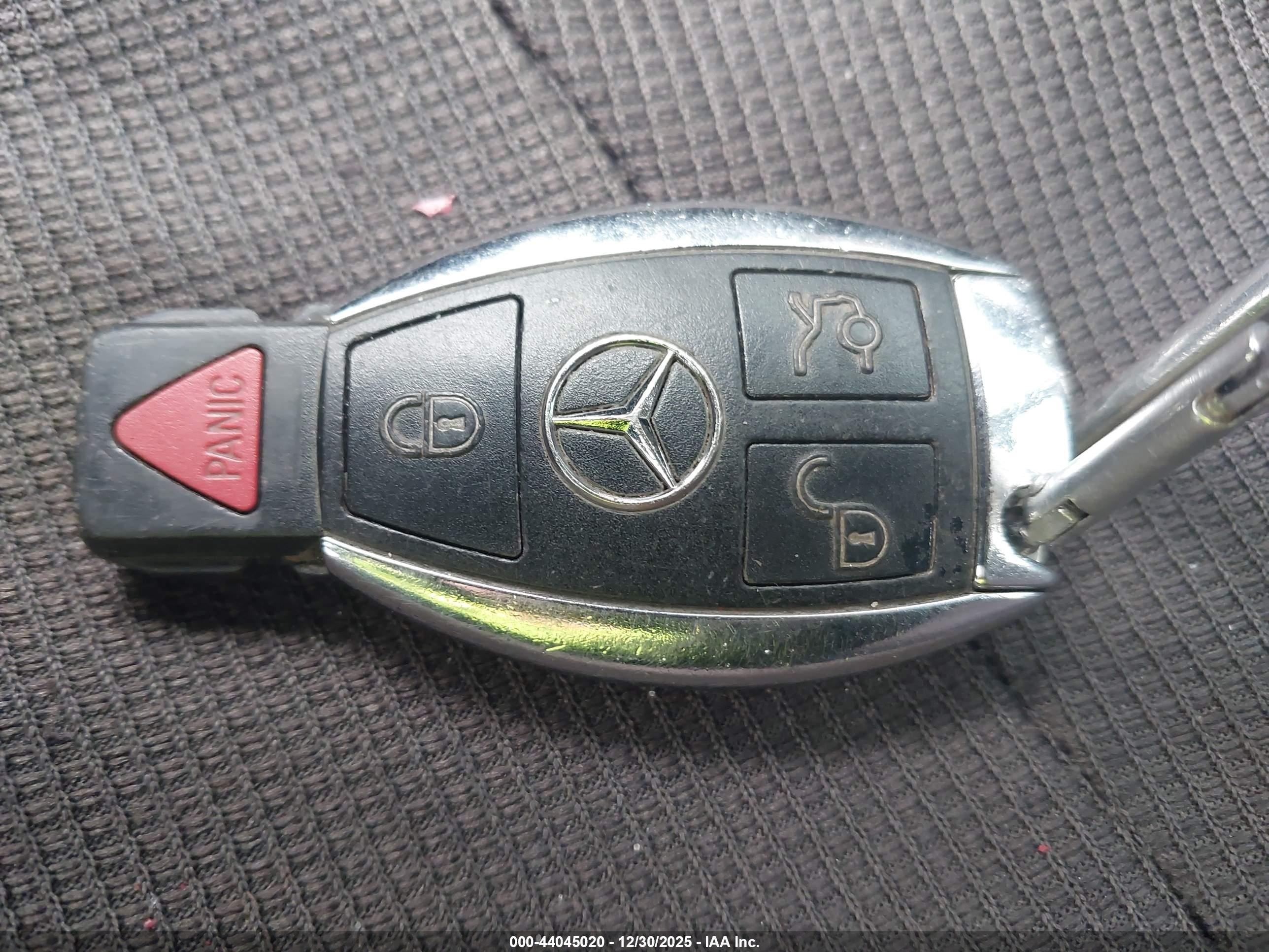 MERCEDES-BENZ C-CLASS image 11