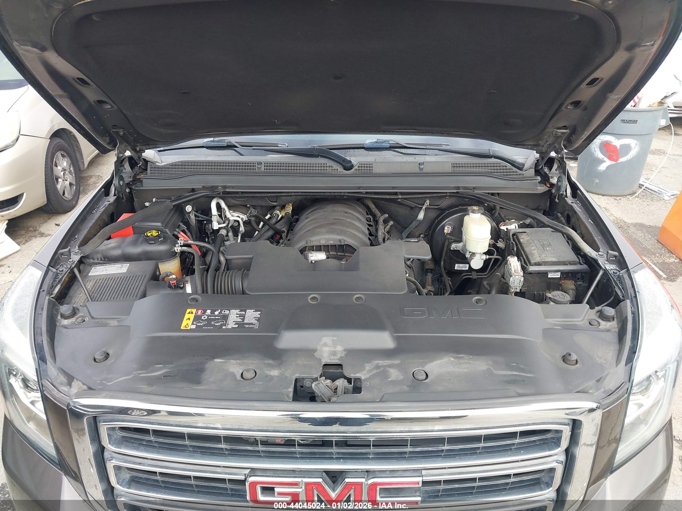 GMC YUKON image 10