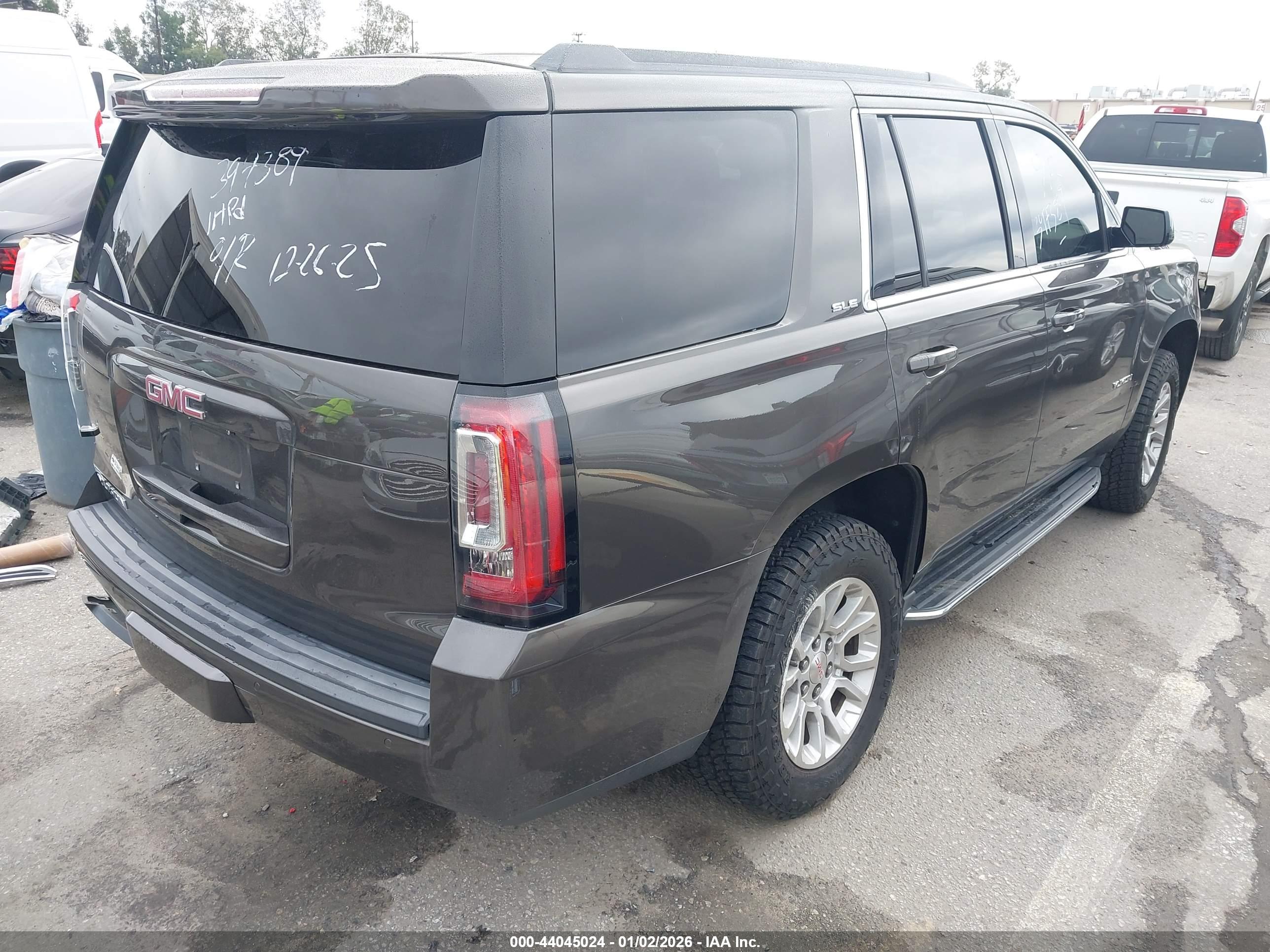 GMC YUKON image 4