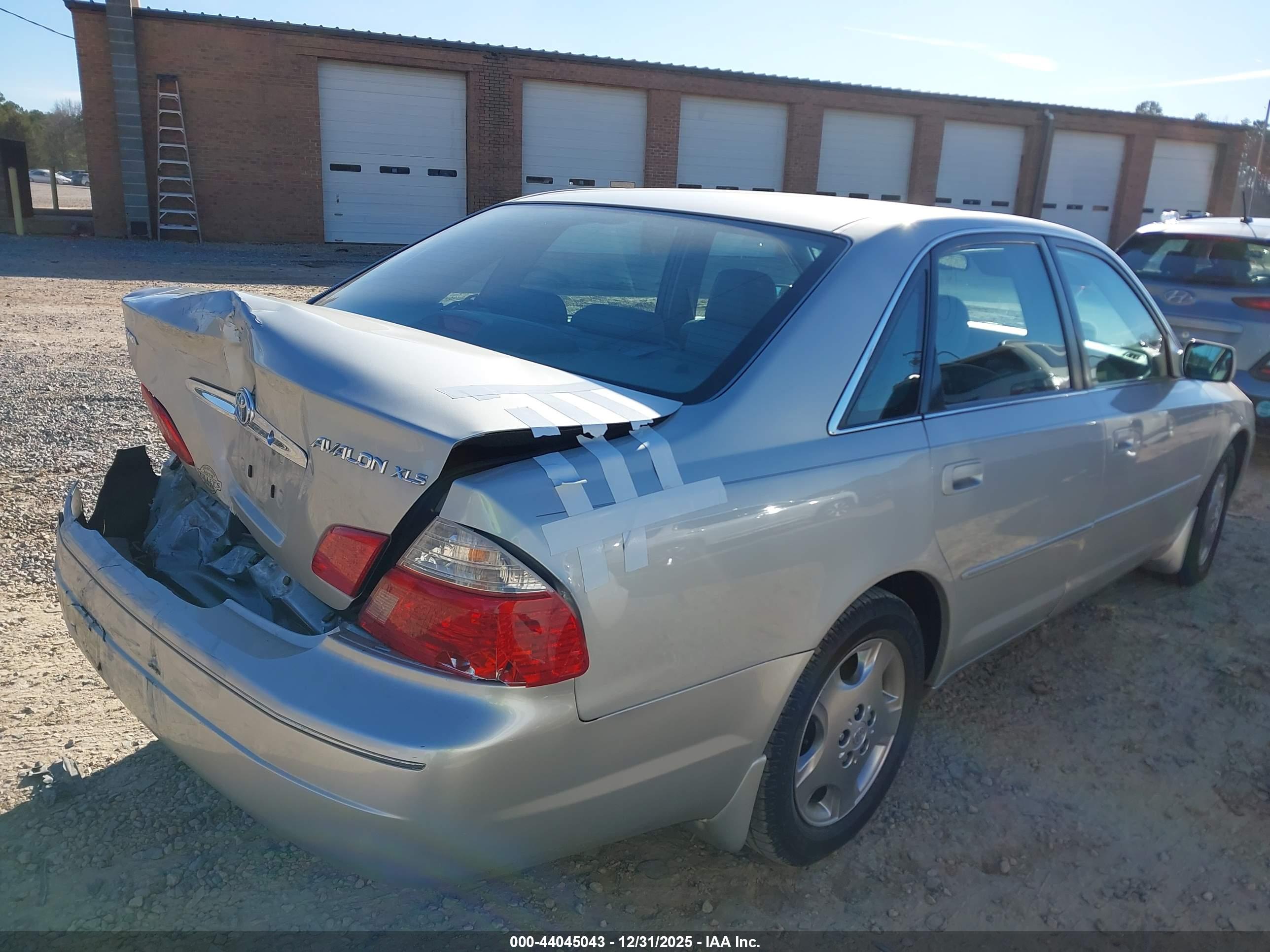 TOYOTA AVALON image 4