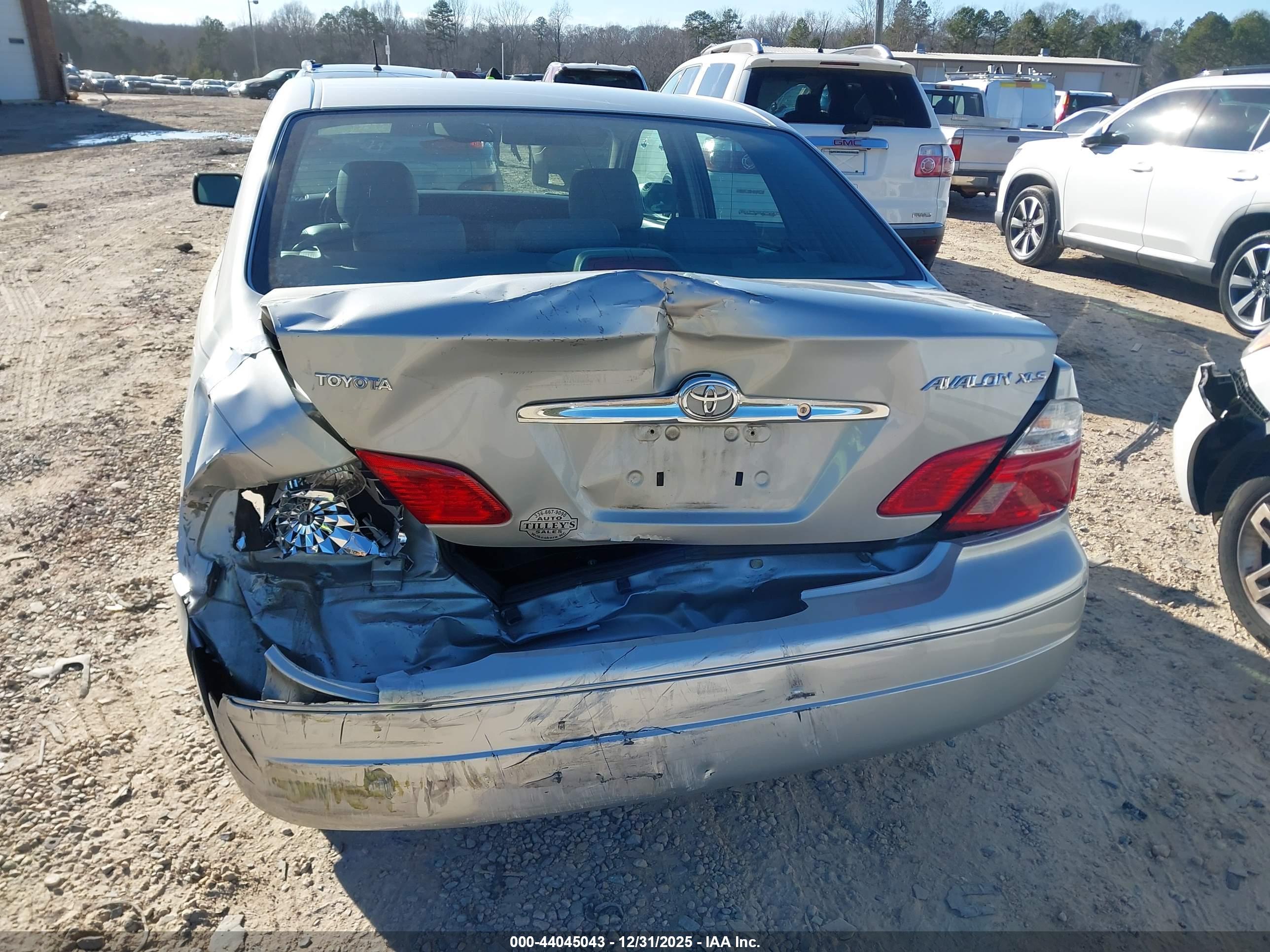 TOYOTA AVALON image 6