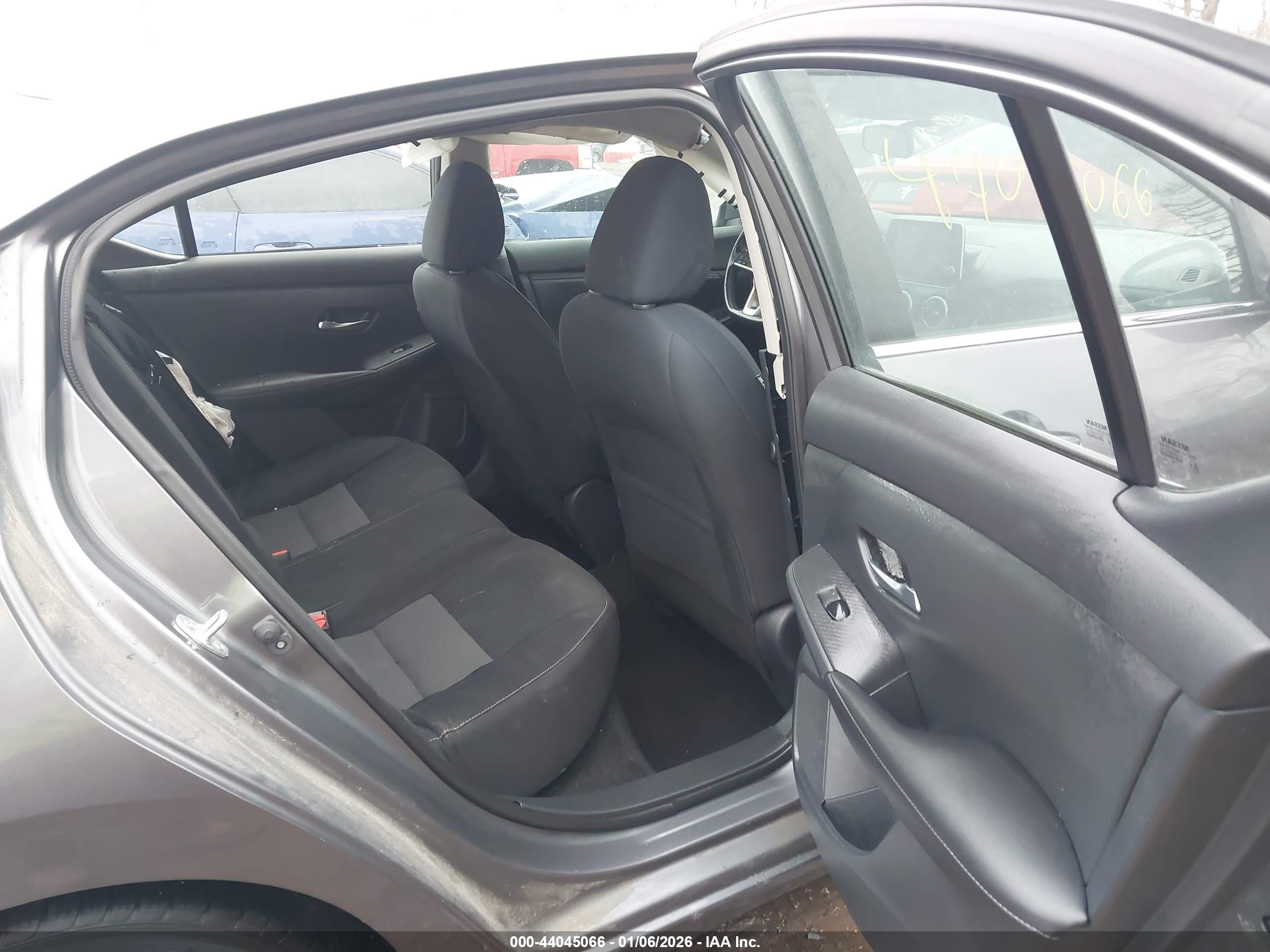 NISSAN SENTRA image 8