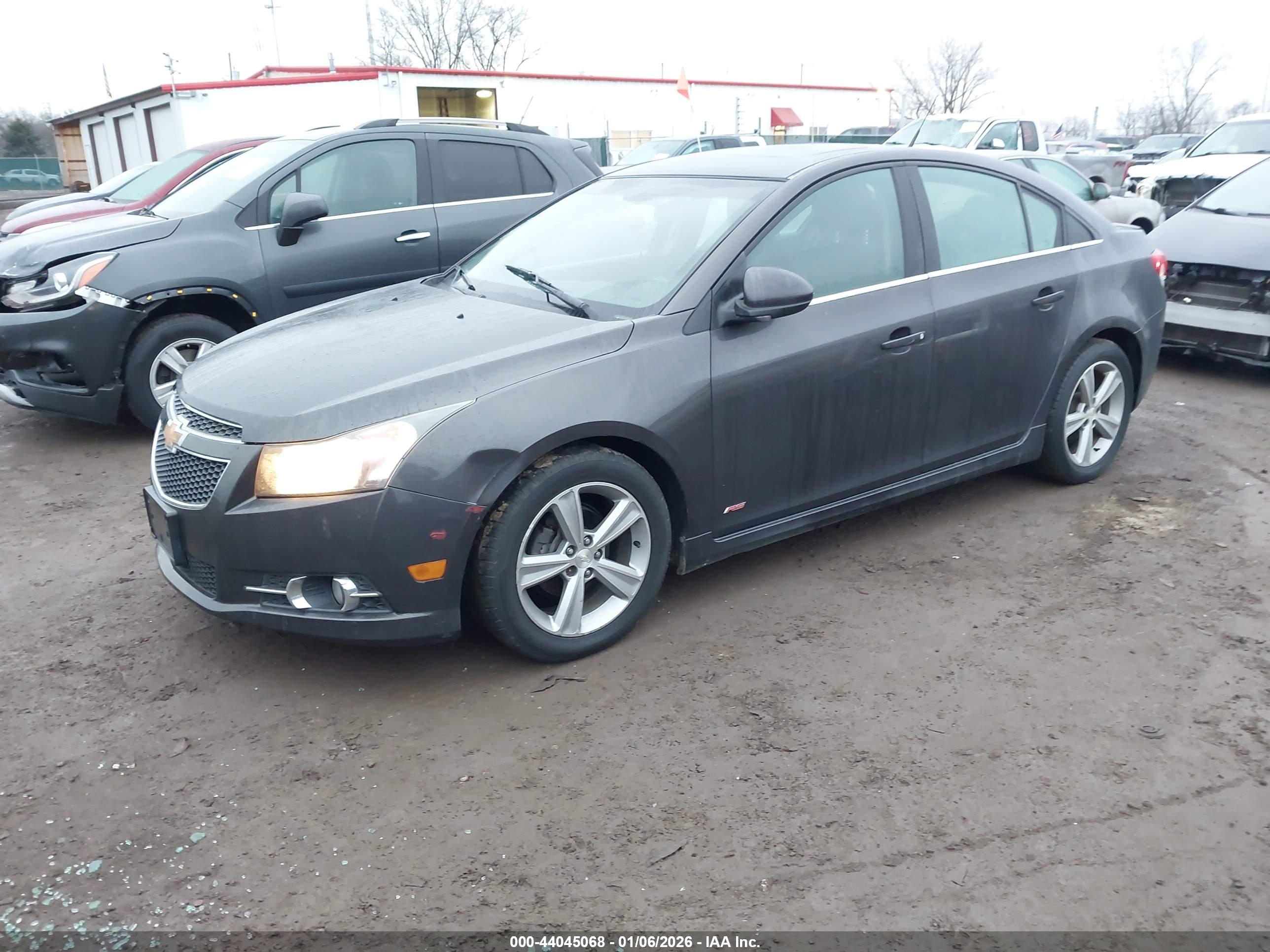 CHEVROLET CRUZE image 2