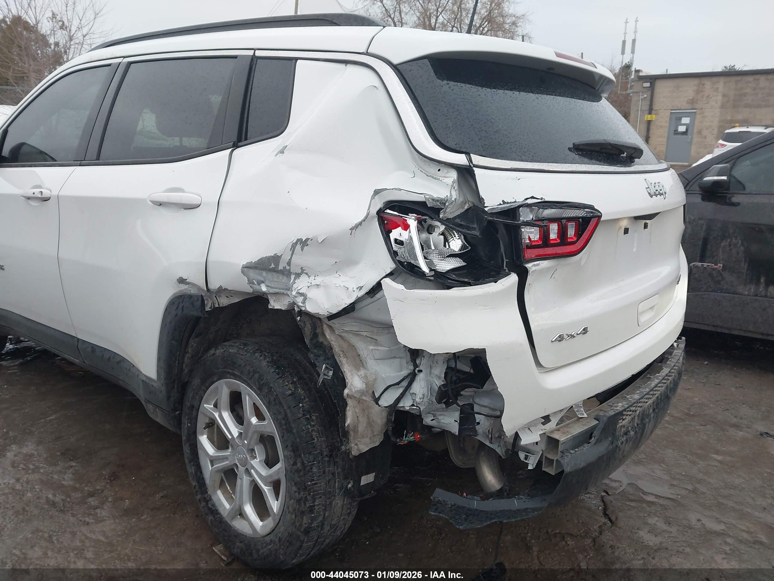 JEEP COMPASS image 6