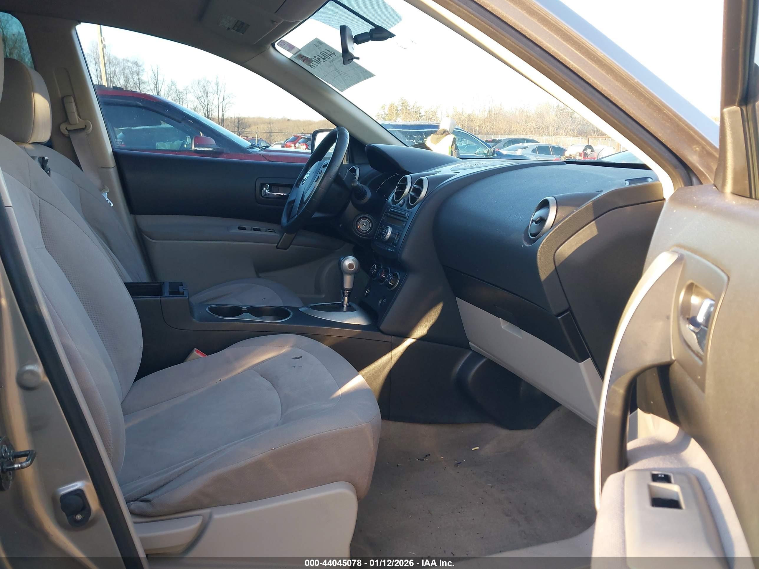 NISSAN ROGUE image 5