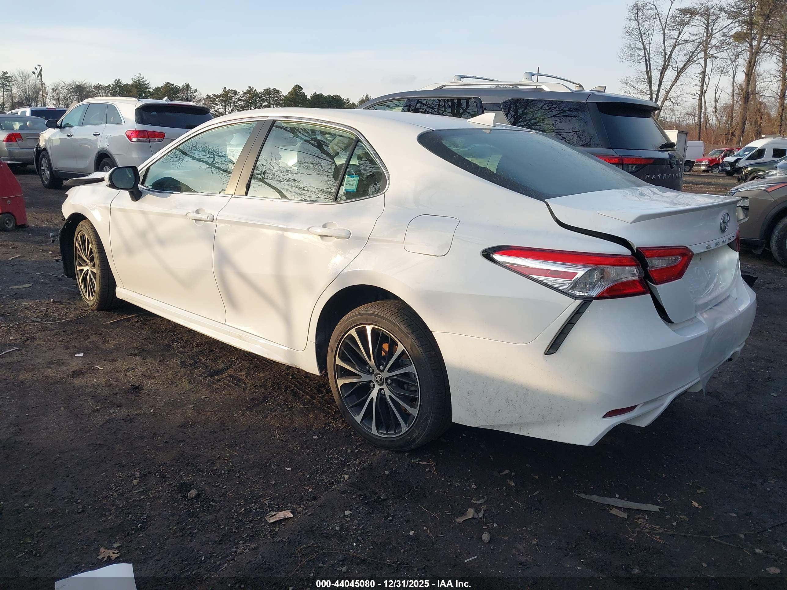 TOYOTA CAMRY image 3