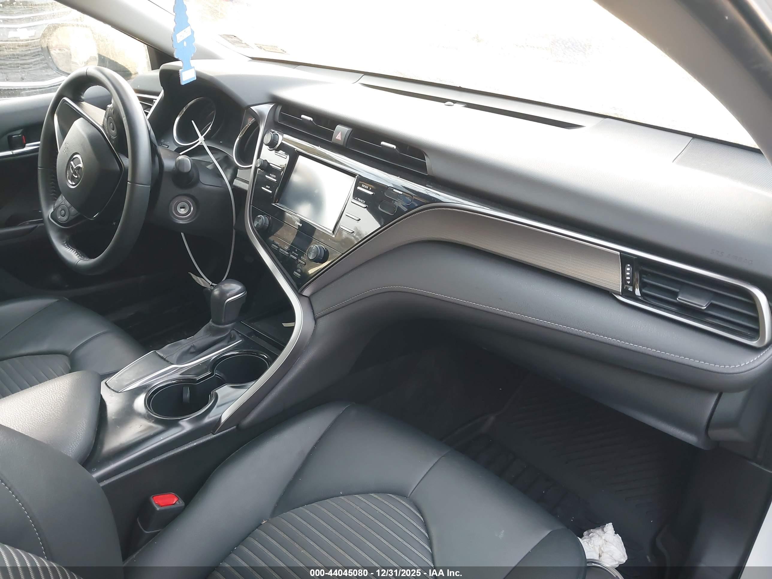 TOYOTA CAMRY image 5