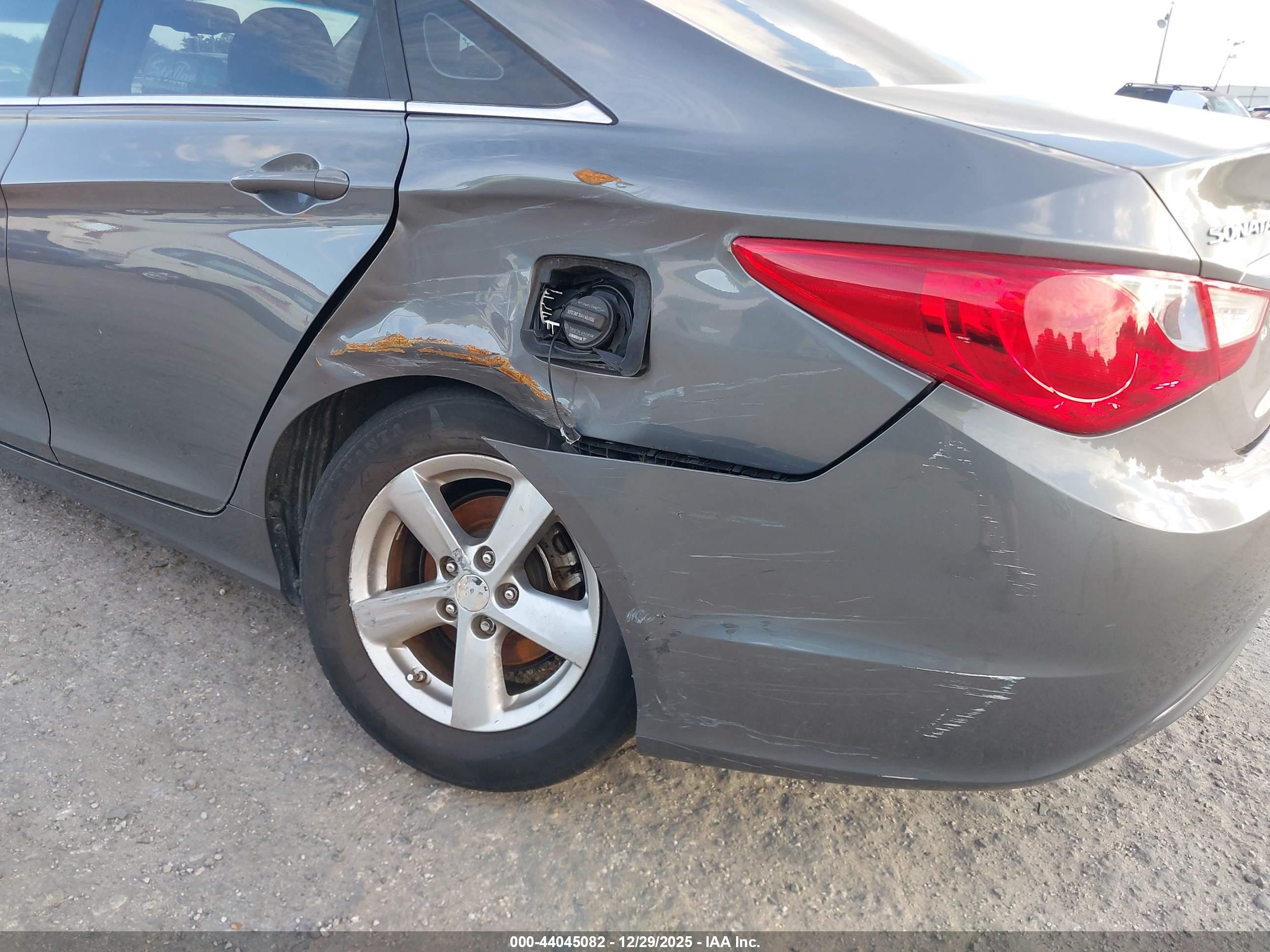 HYUNDAI SONATA image 6