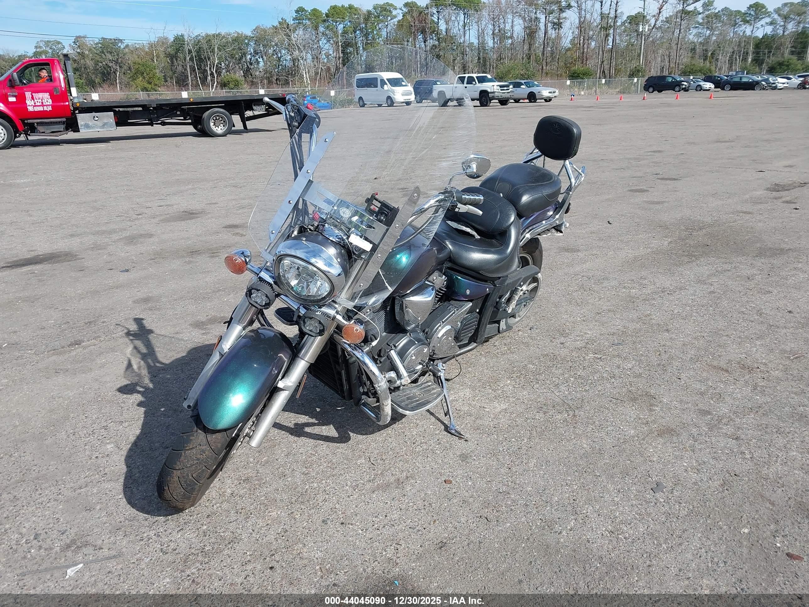 YAMAHA XVS1300 image 2