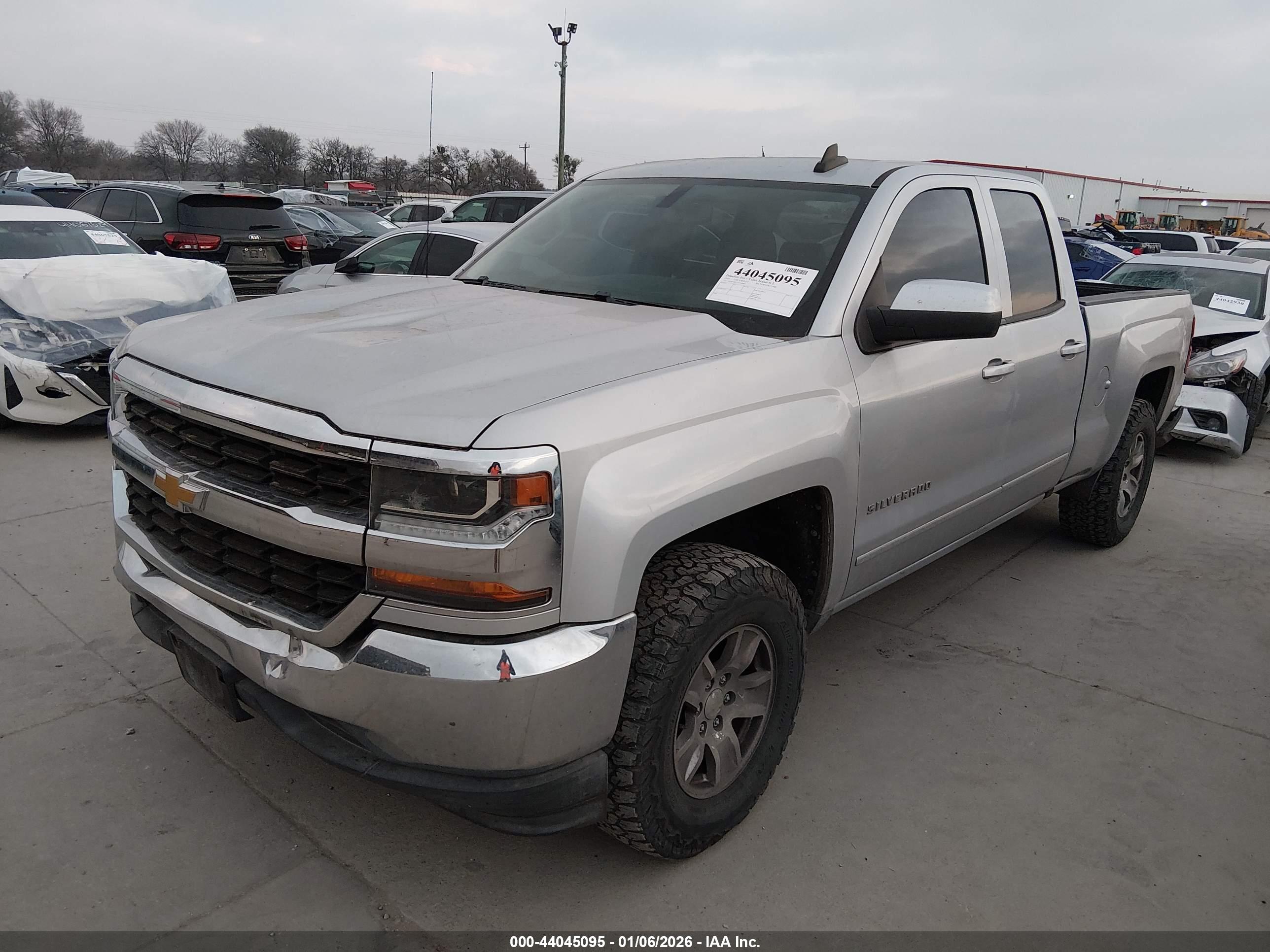 CHEVROLET SILVERADO image 2