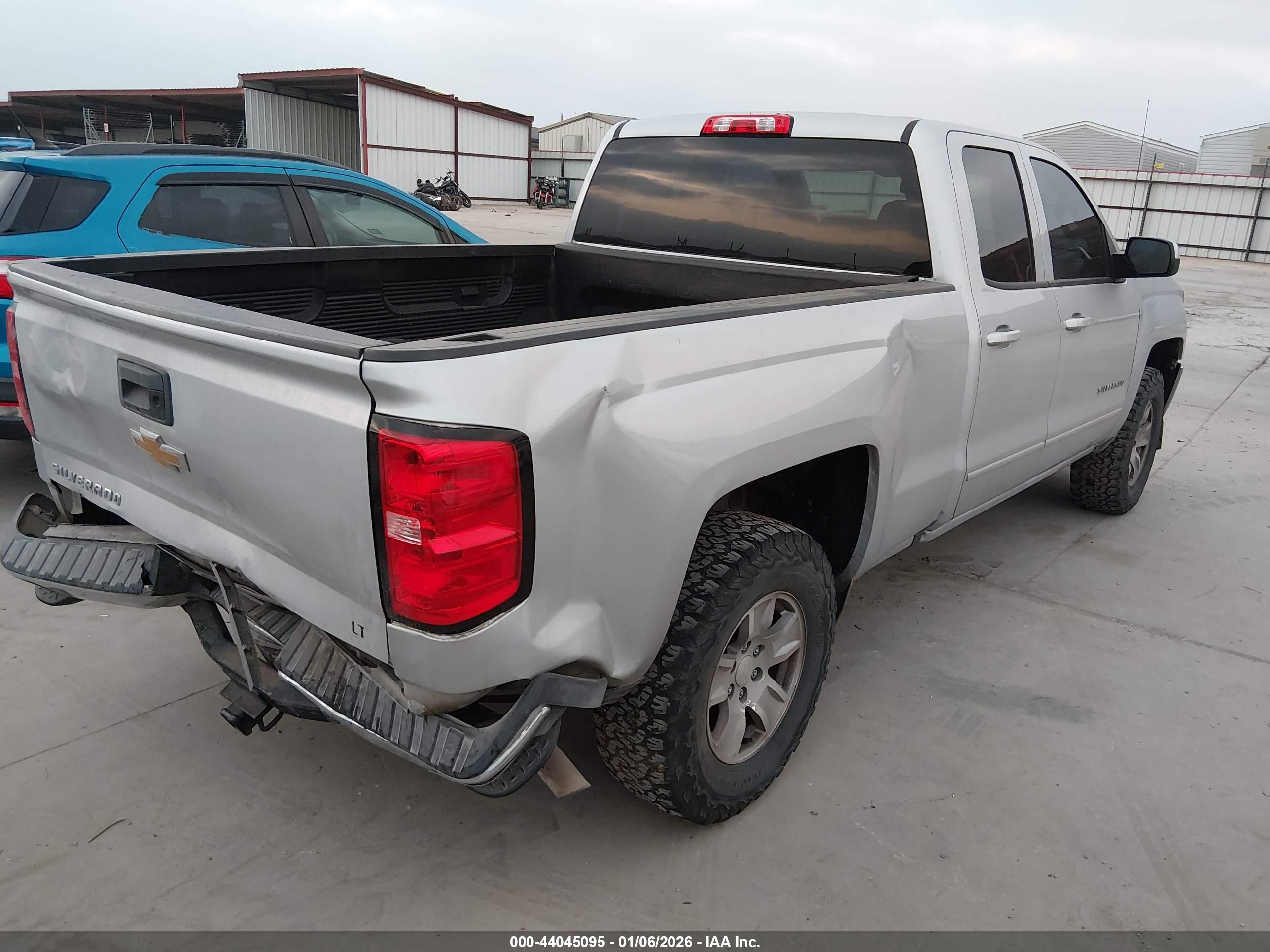 CHEVROLET SILVERADO image 4