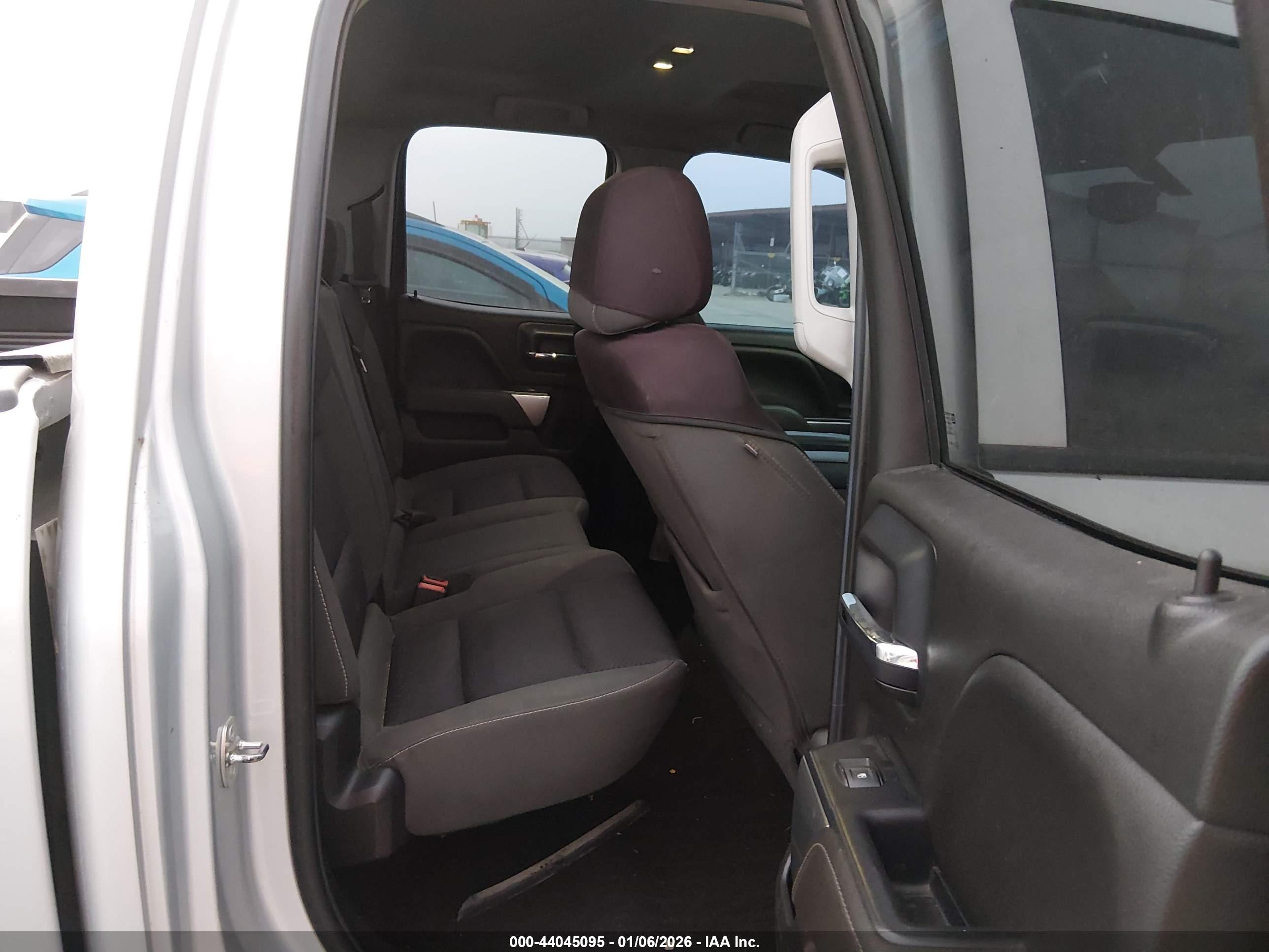 CHEVROLET SILVERADO image 8