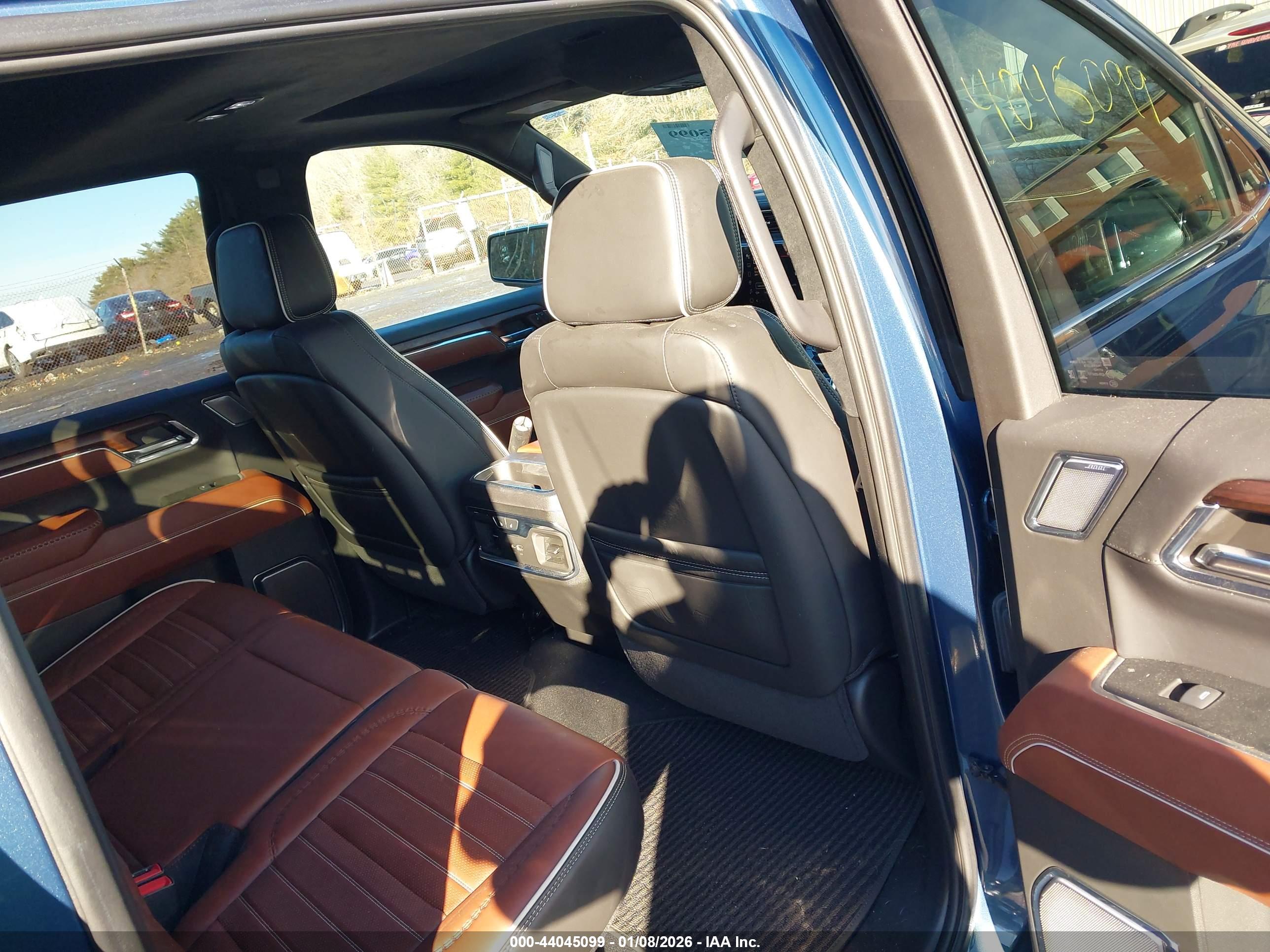 GMC SIERRA image 8
