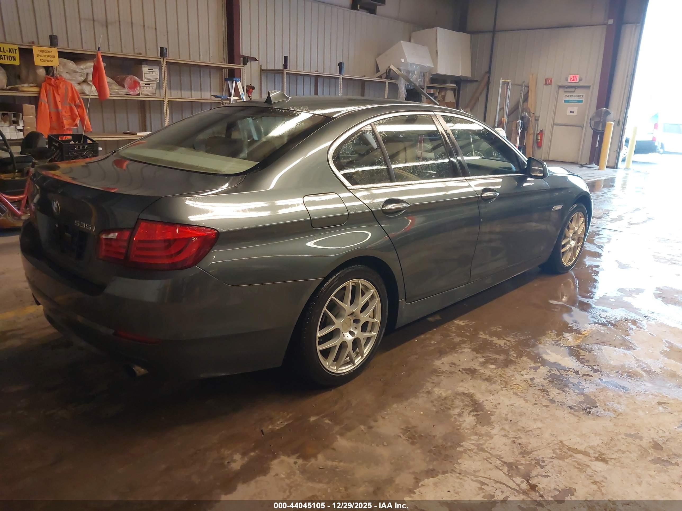 BMW 535I image 4