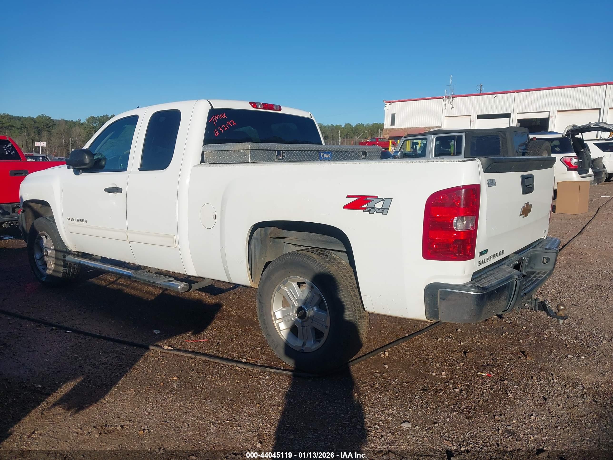 CHEVROLET SILVERADO image 3