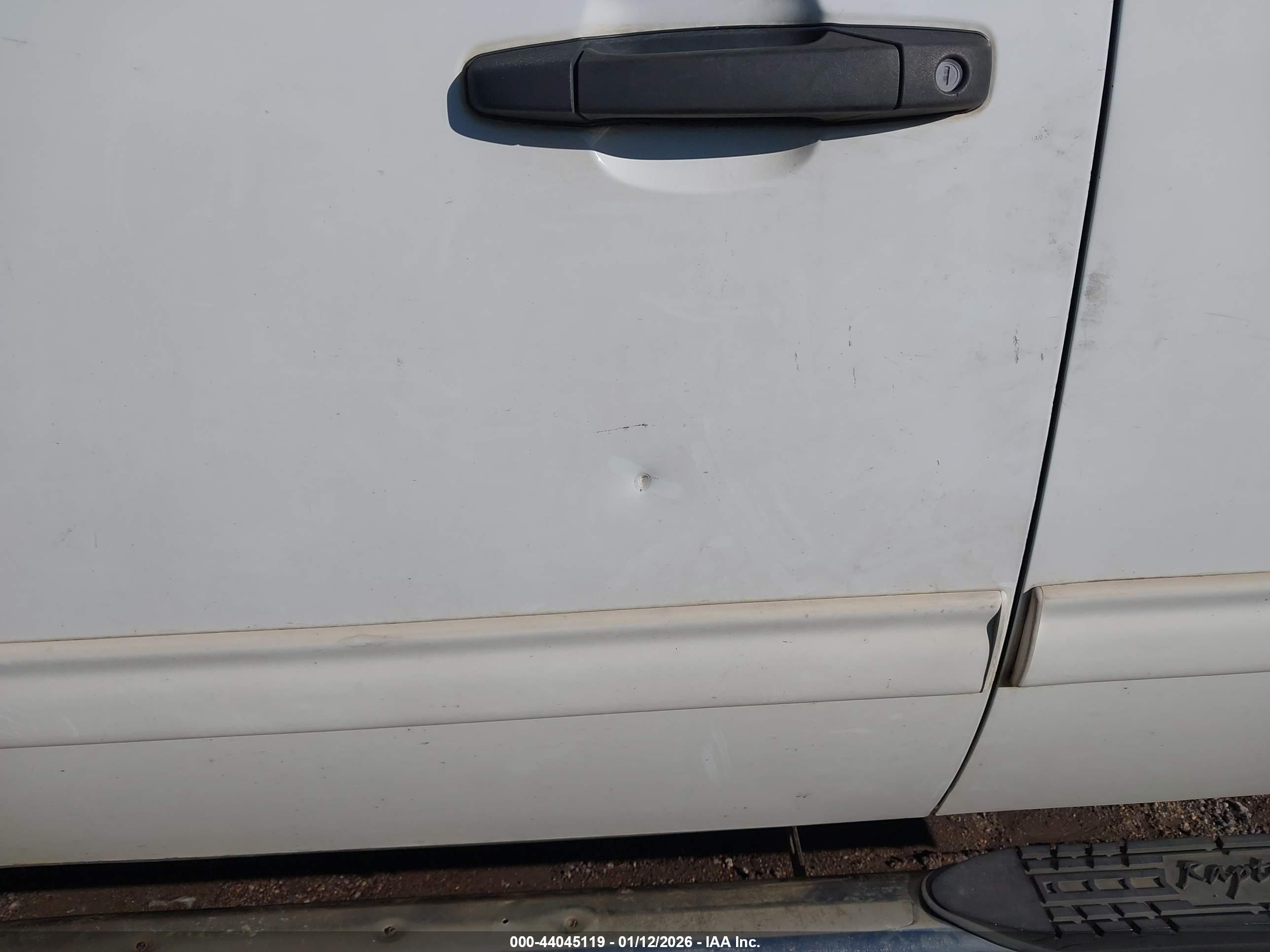 CHEVROLET SILVERADO image 6