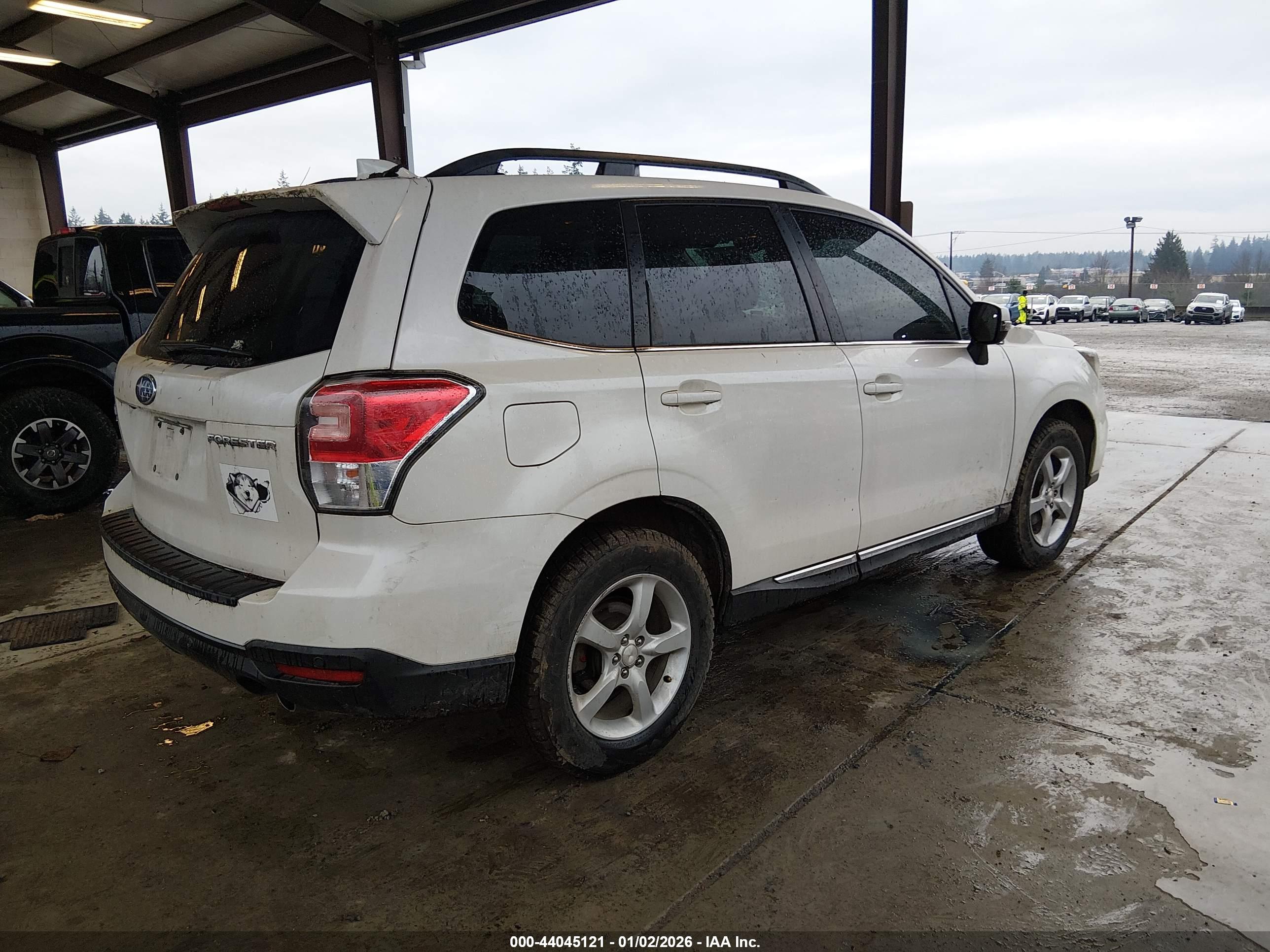SUBARU FORESTER image 4