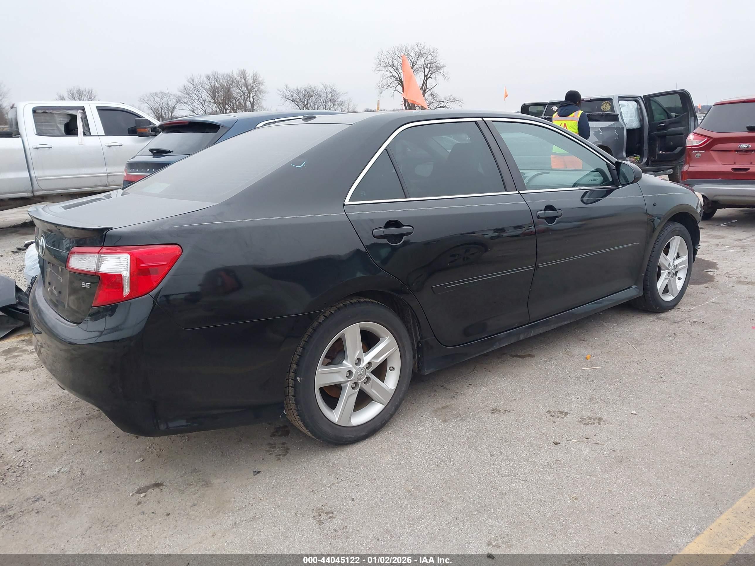TOYOTA CAMRY image 4