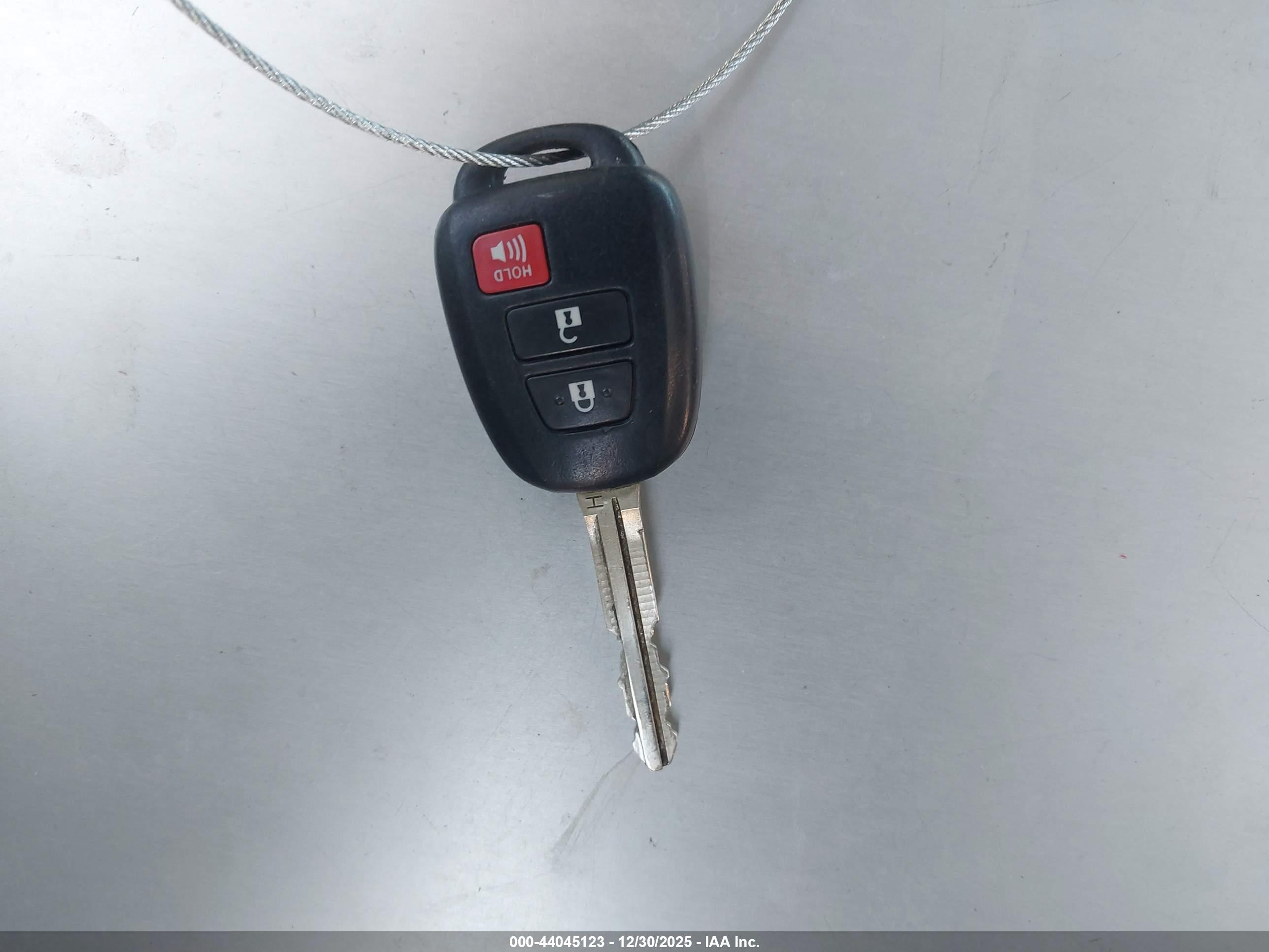TOYOTA RAV4 image 11