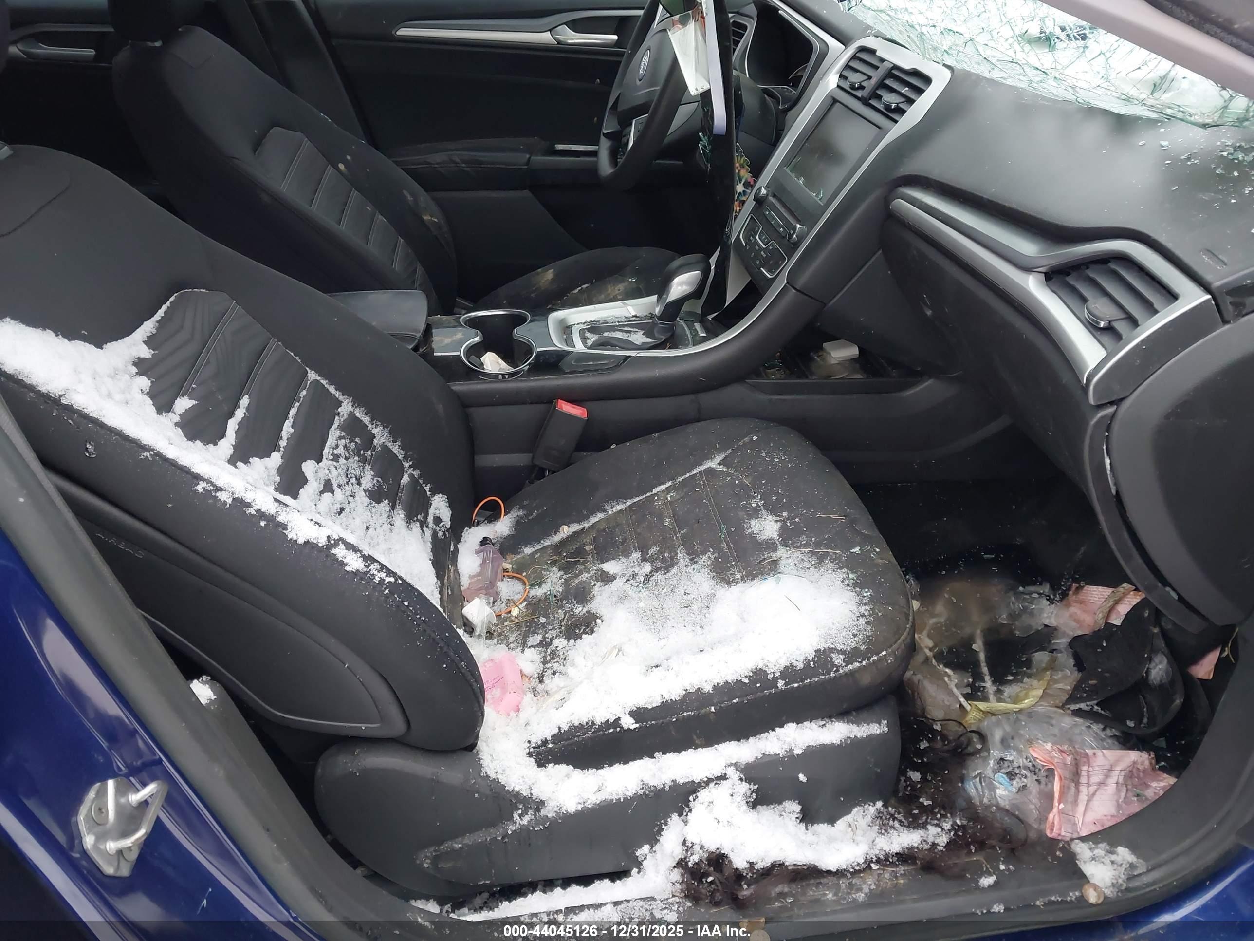 FORD FUSION image 5
