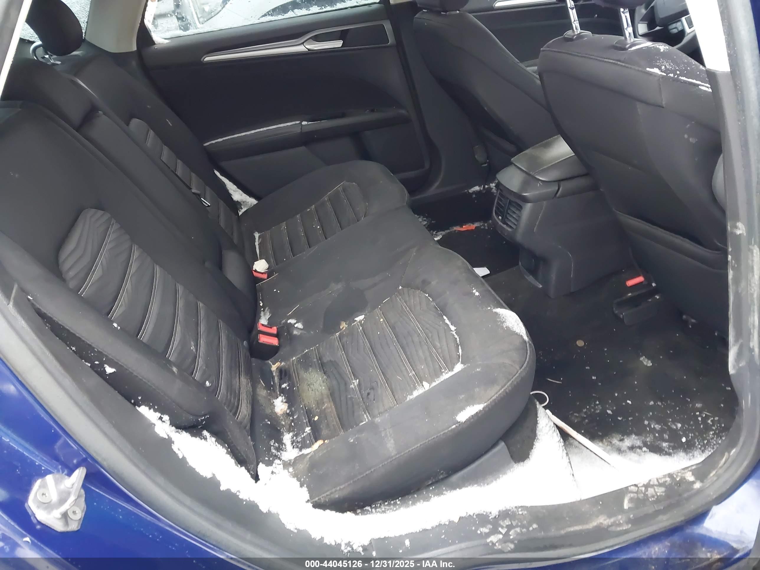 FORD FUSION image 8