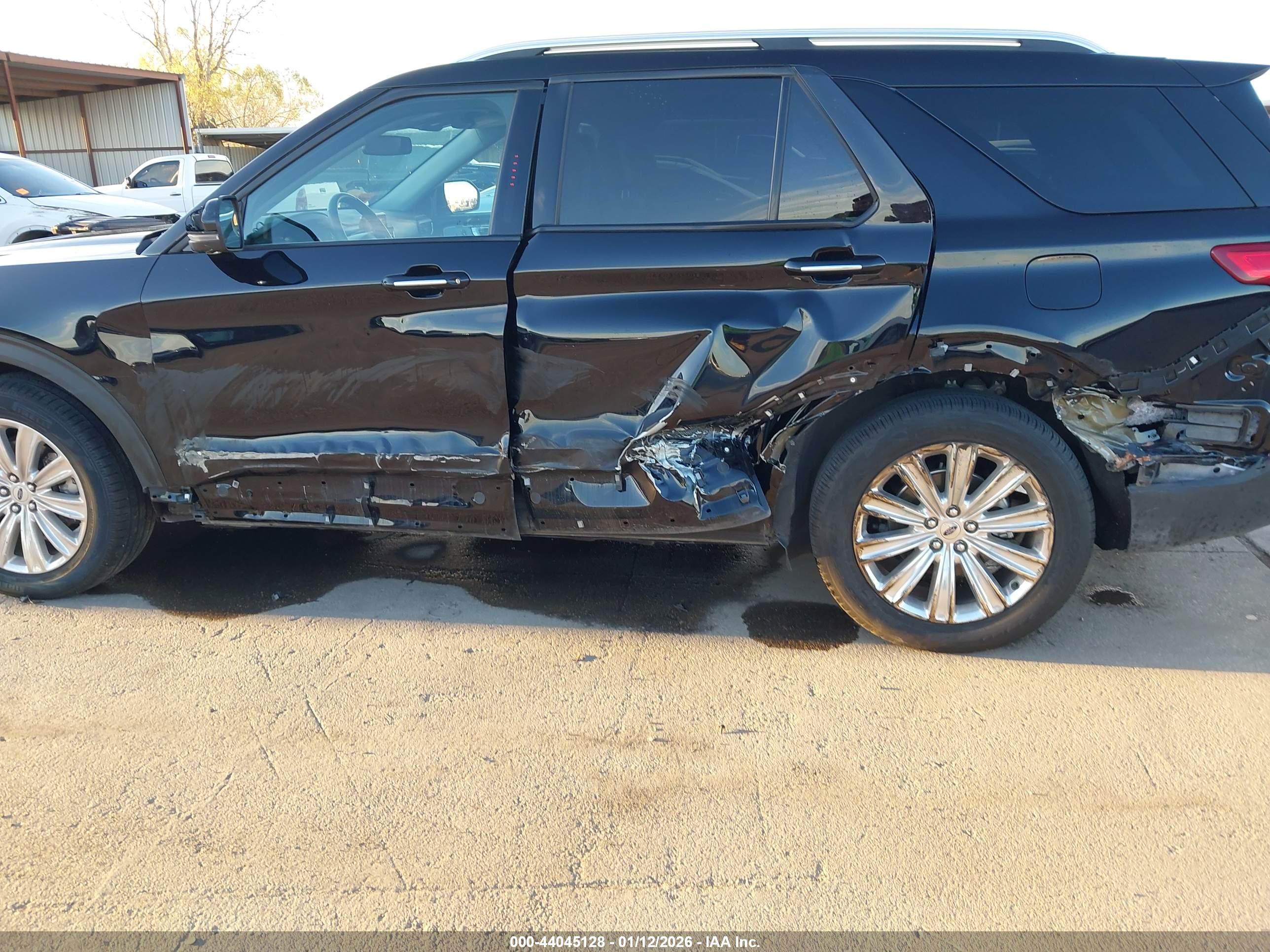 FORD EXPLORER image 6