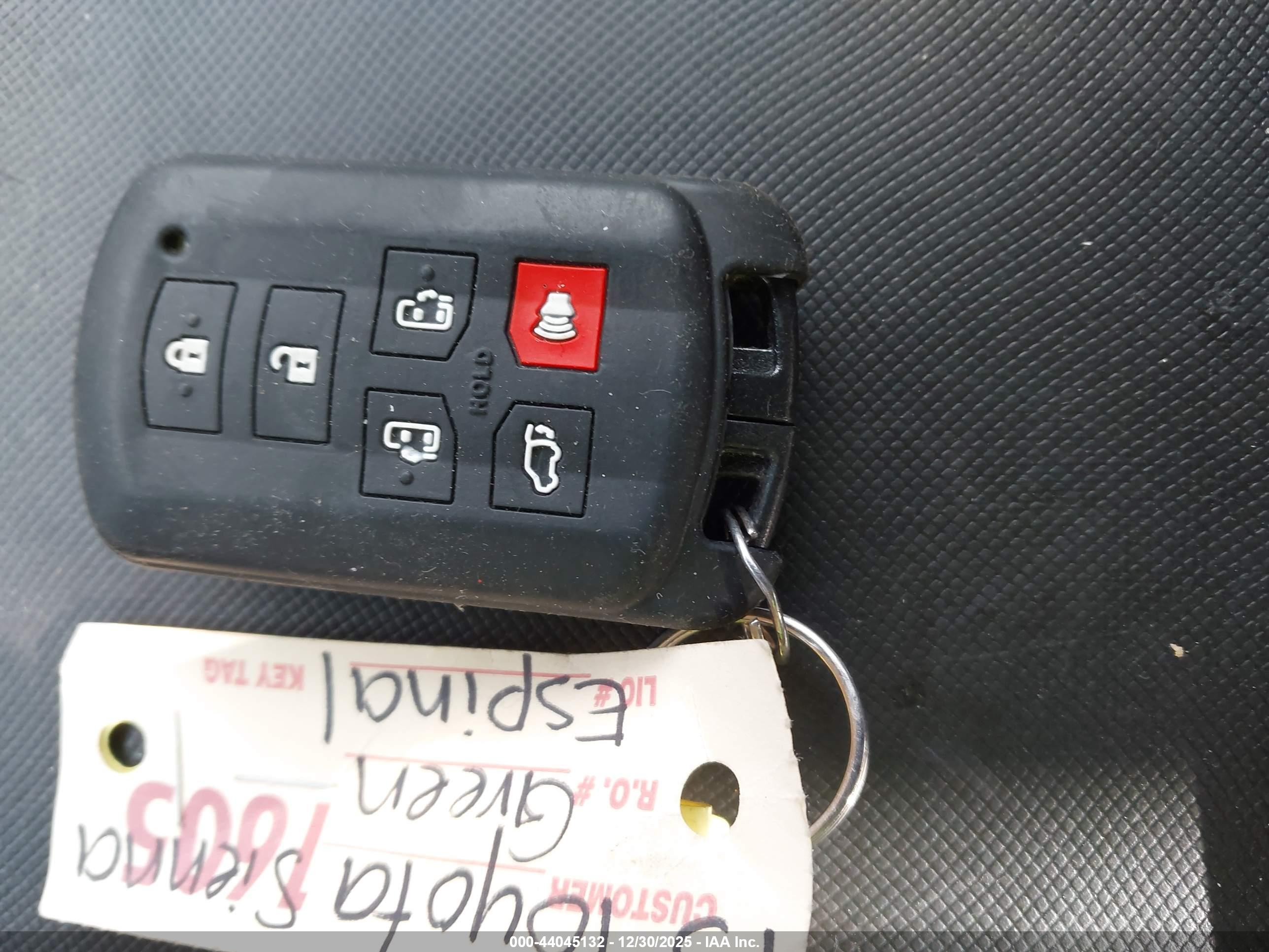 TOYOTA SIENNA image 11
