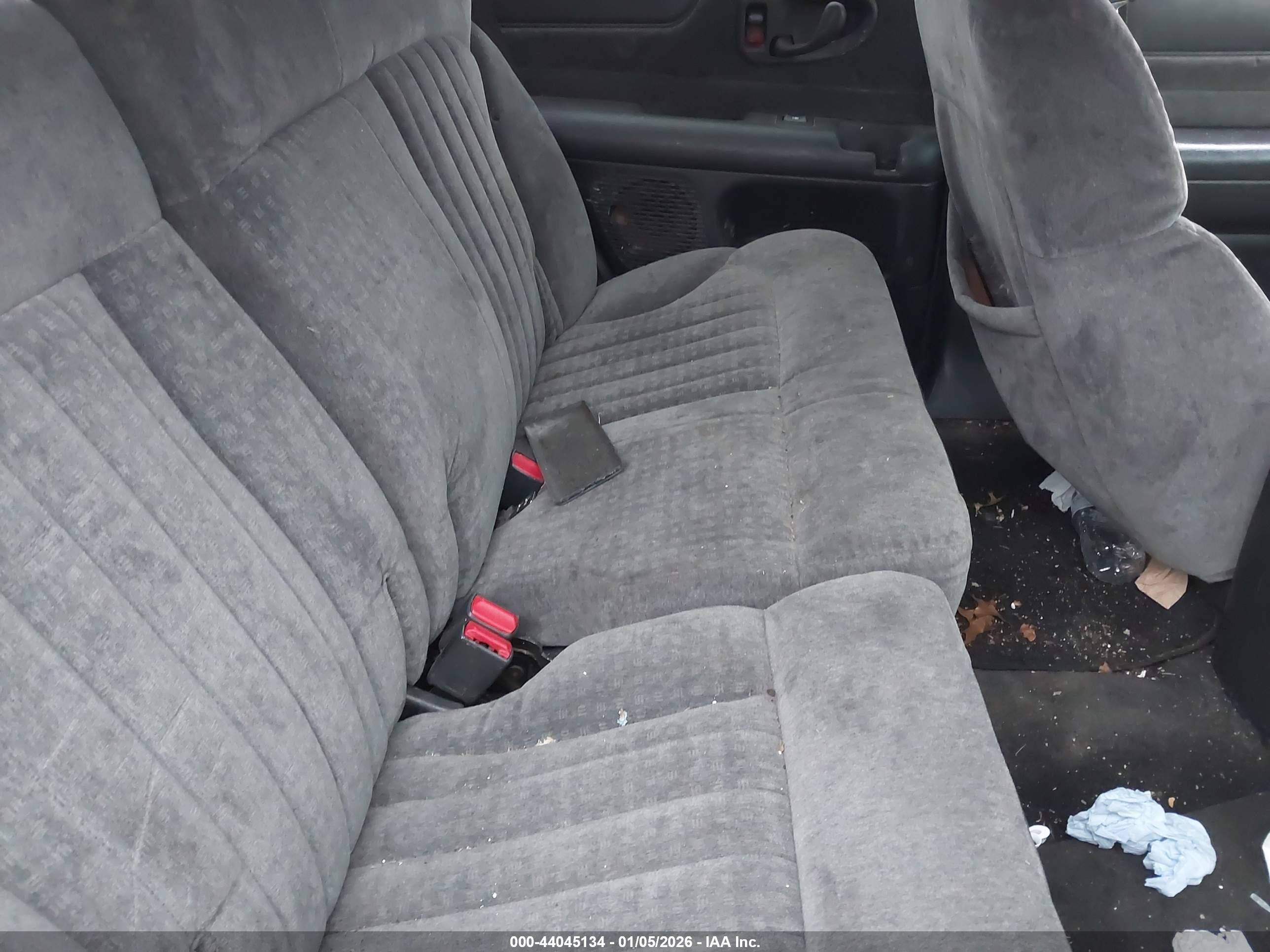 CHEVROLET BLAZER image 8