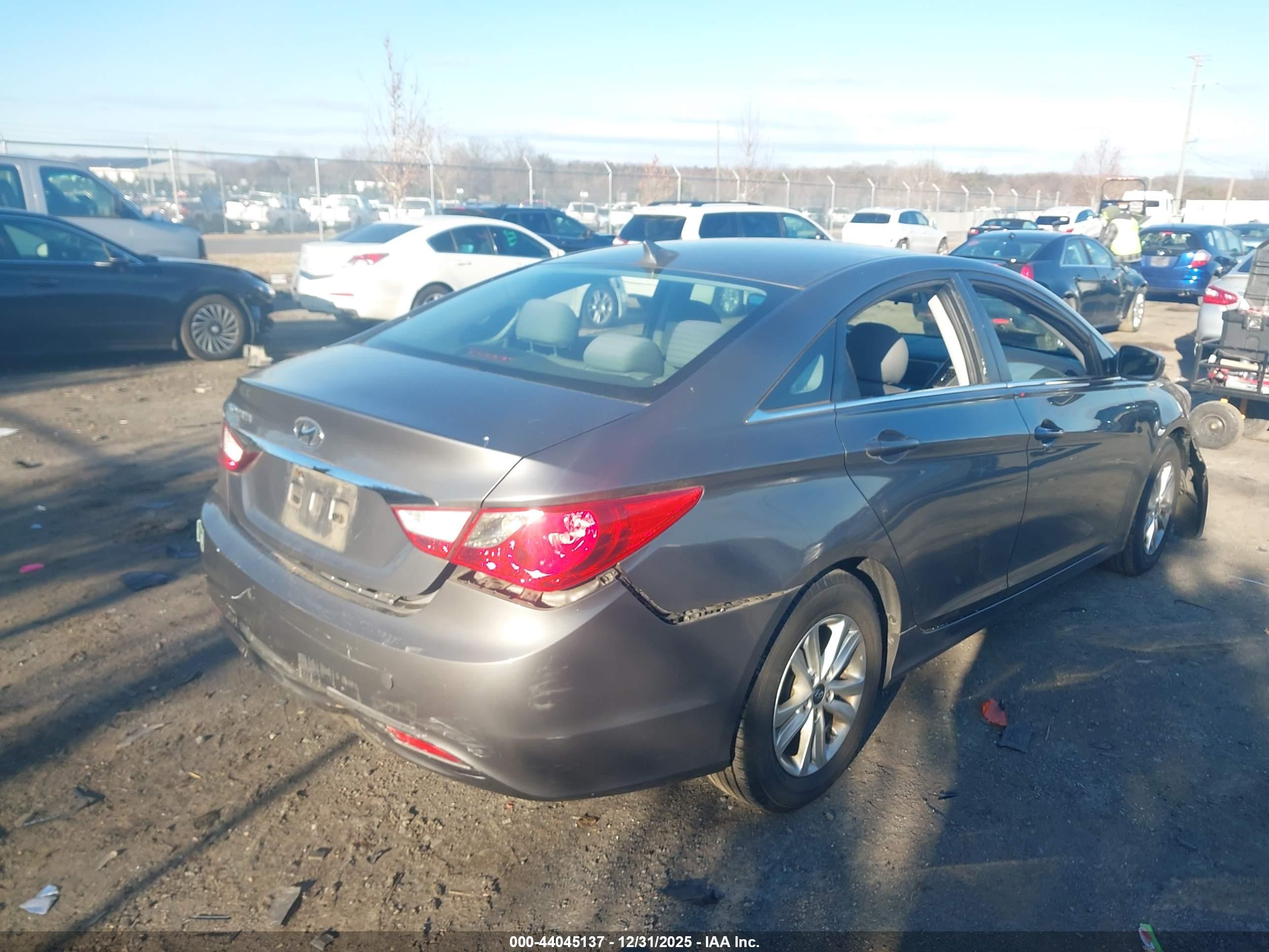 HYUNDAI SONATA image 4