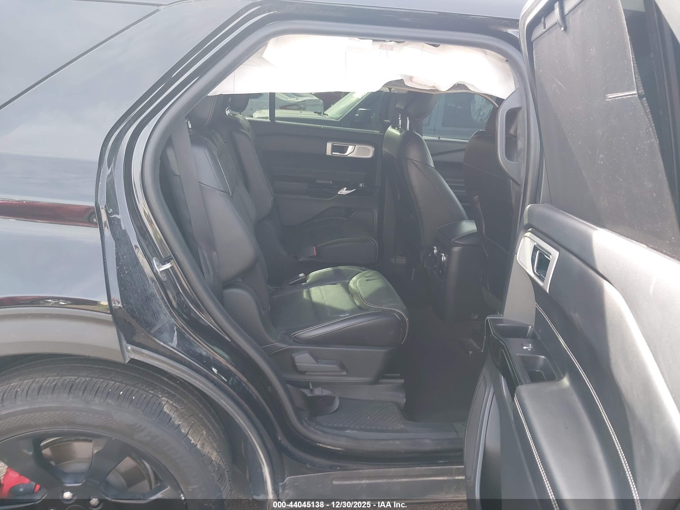 FORD EXPLORER image 8