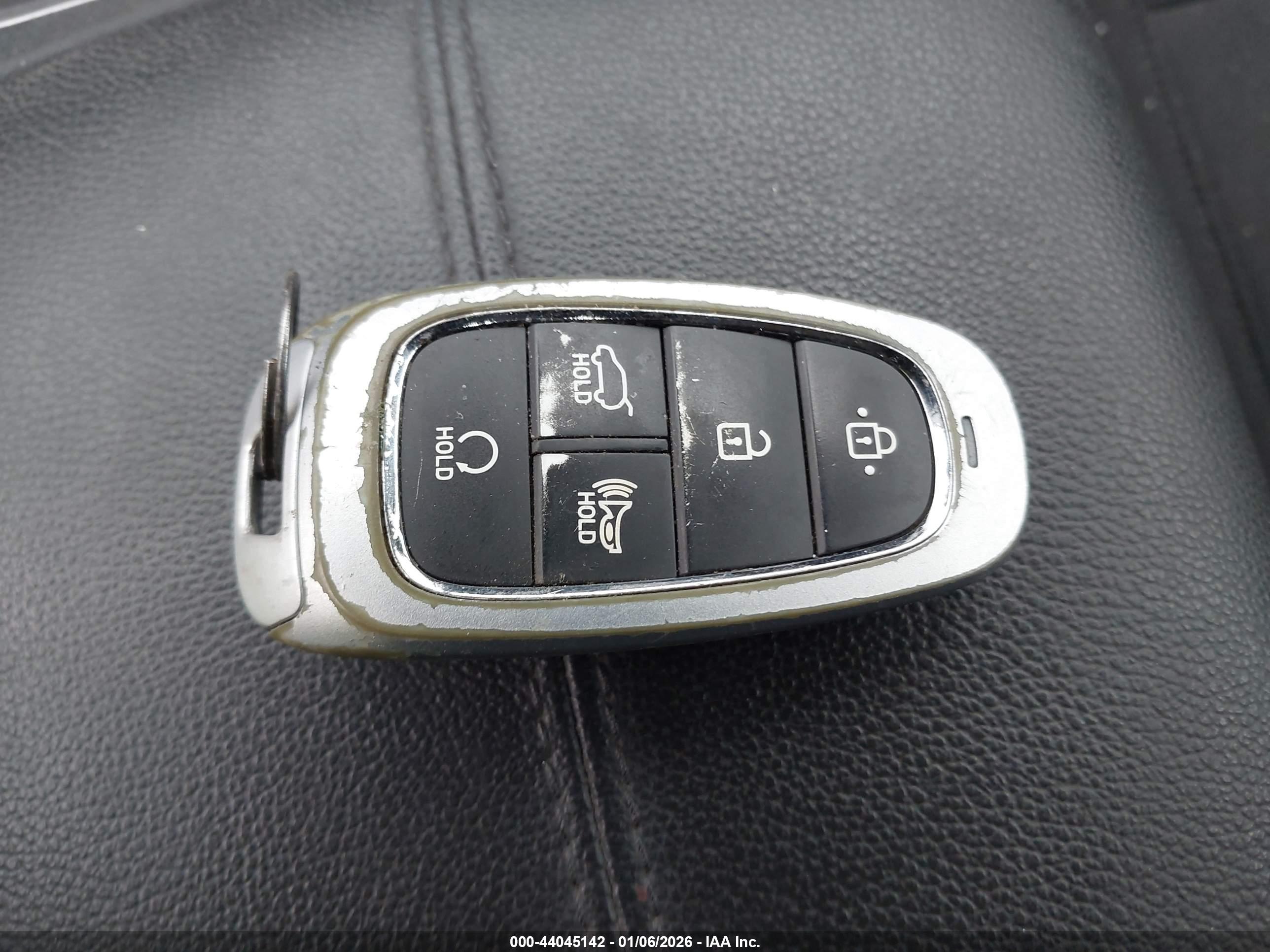 HYUNDAI TUCSON image 11
