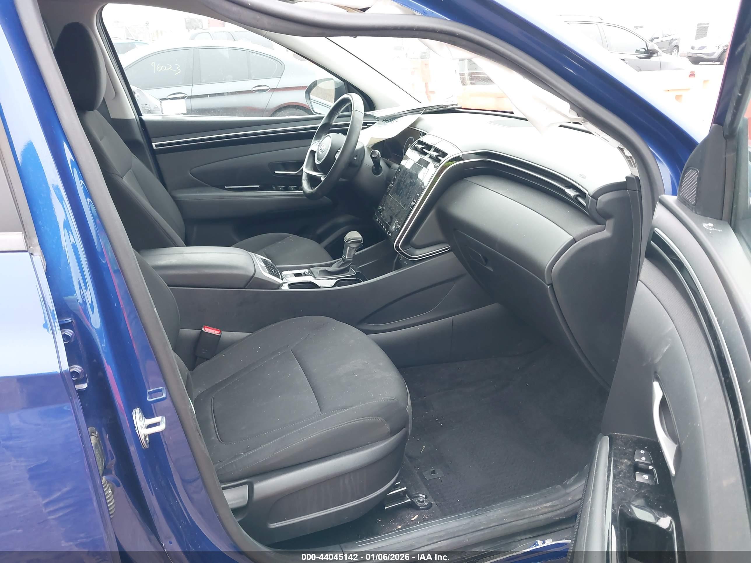 HYUNDAI TUCSON image 5