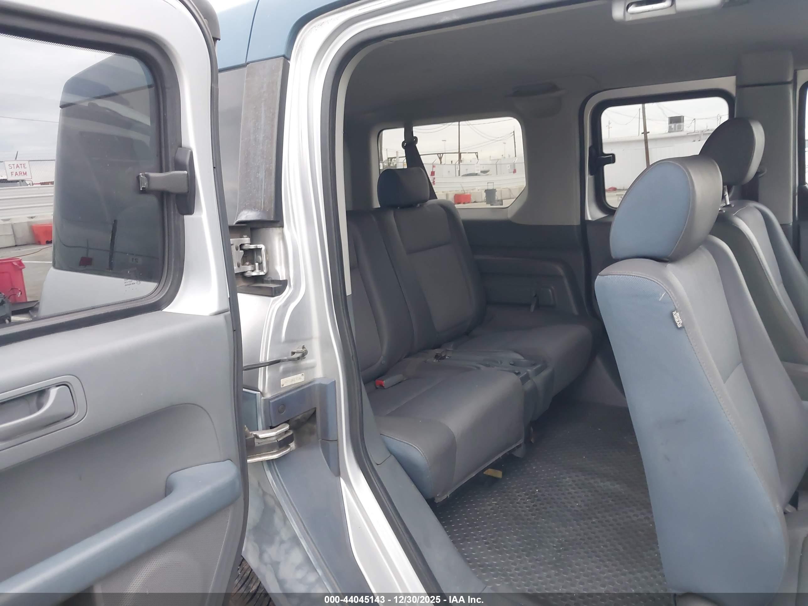 HONDA ELEMENT image 8