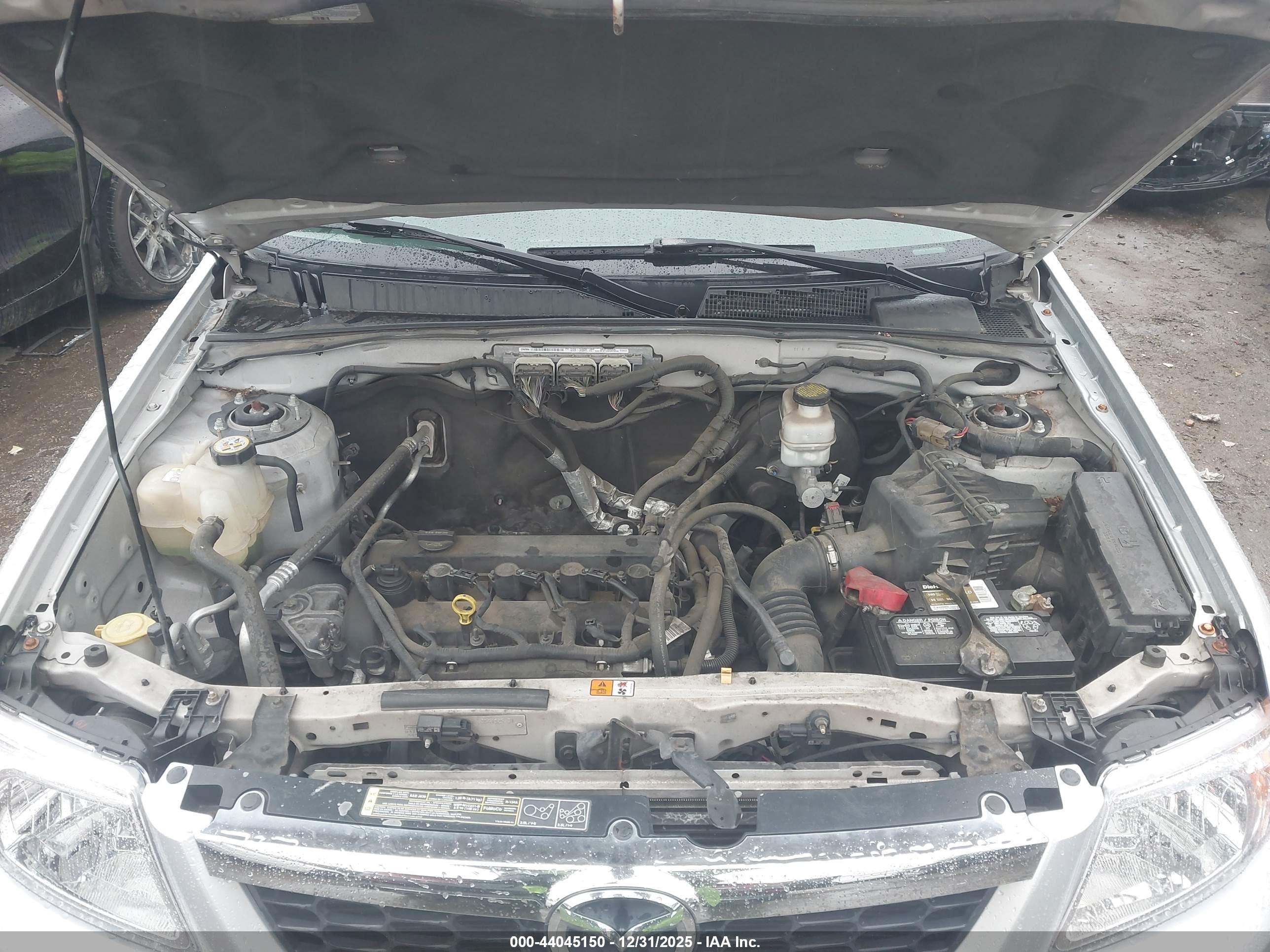 MAZDA TRIBUTE image 10