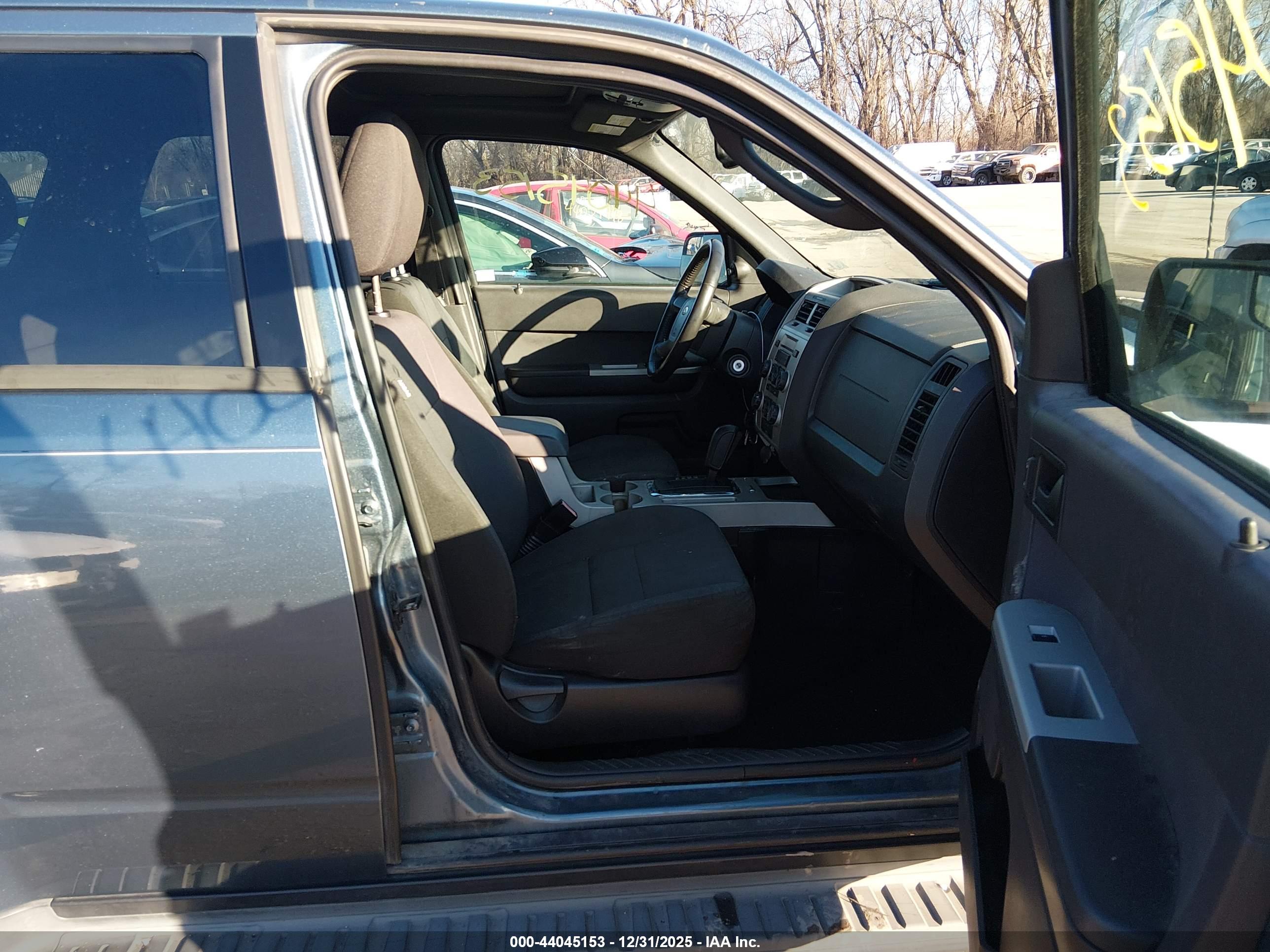 FORD ESCAPE image 5