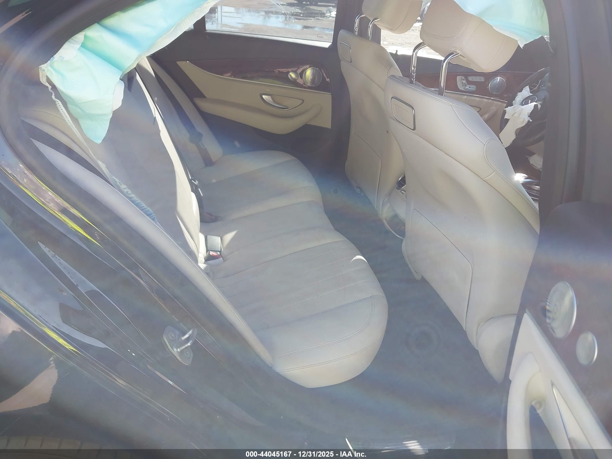 MERCEDES-BENZ E image 8