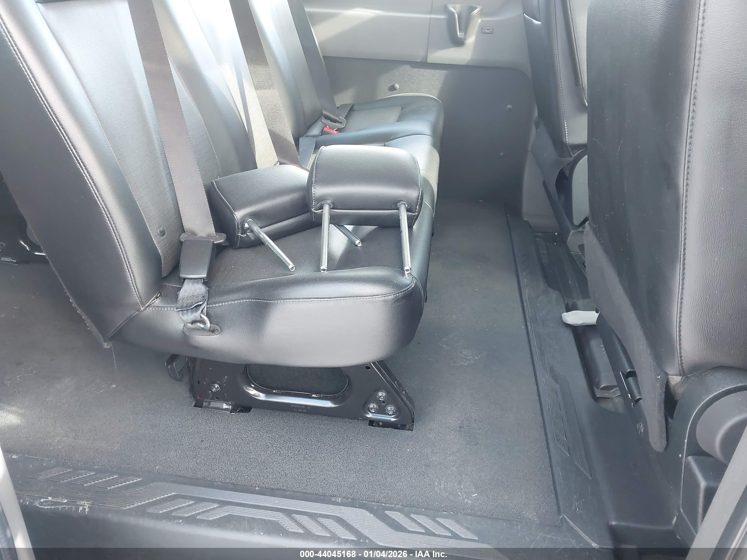 FORD TRANSIT image 8