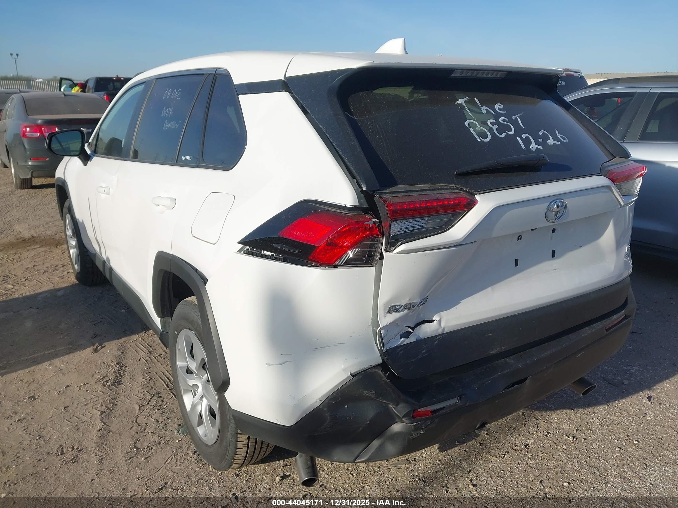 TOYOTA RAV4 image 3