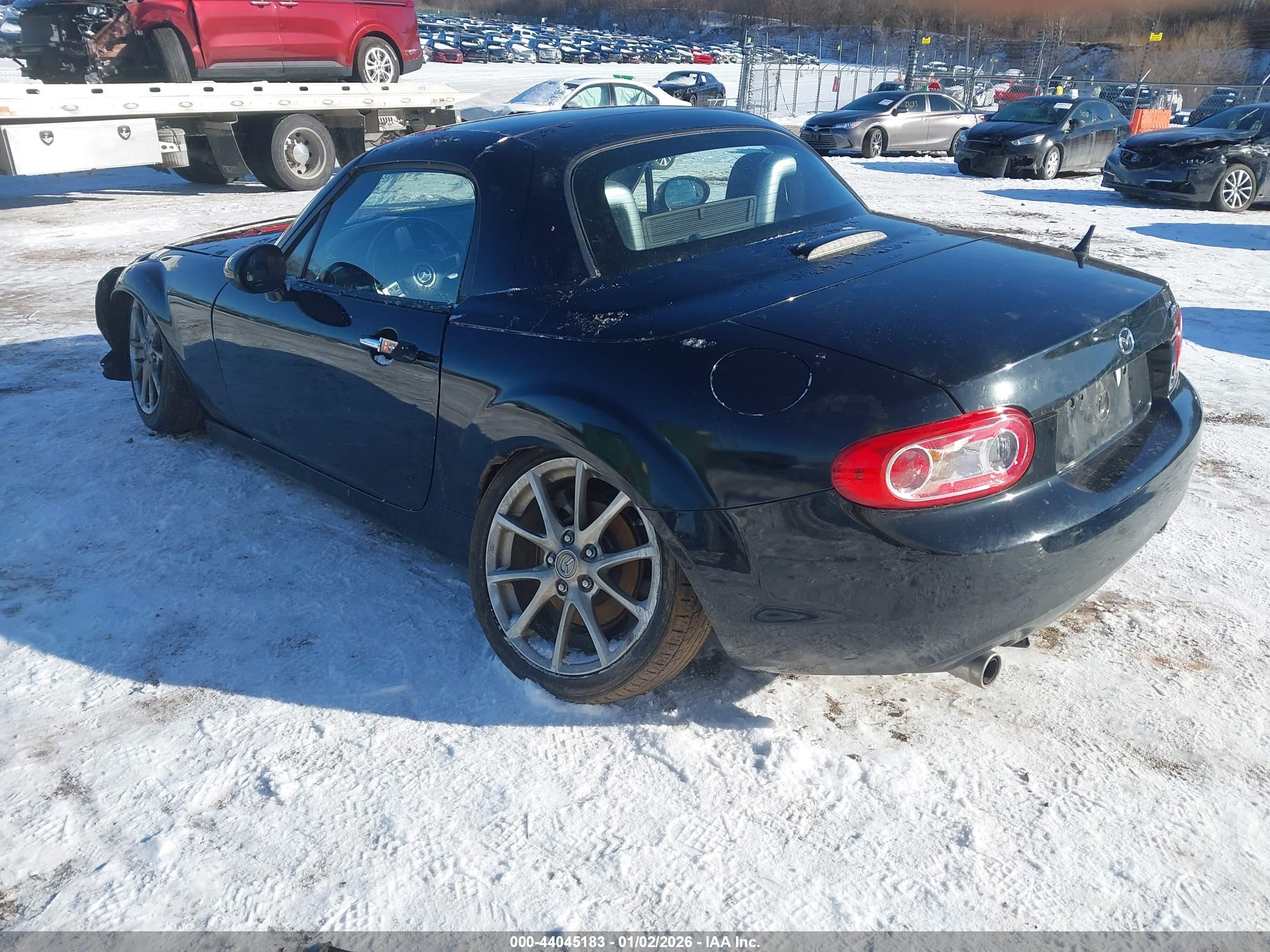 MAZDA MX-5 image 3