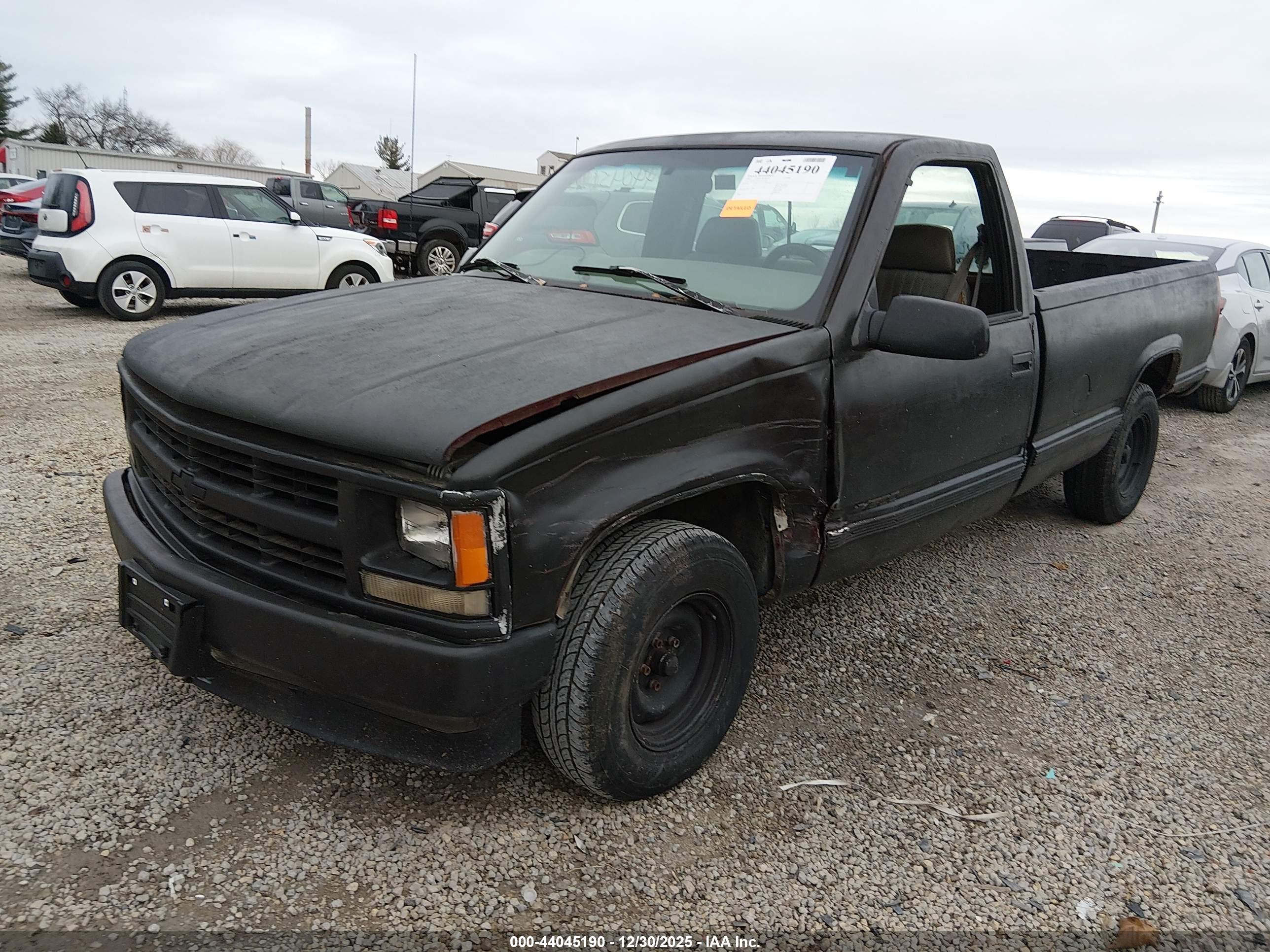CHEVROLET C1500 image 2