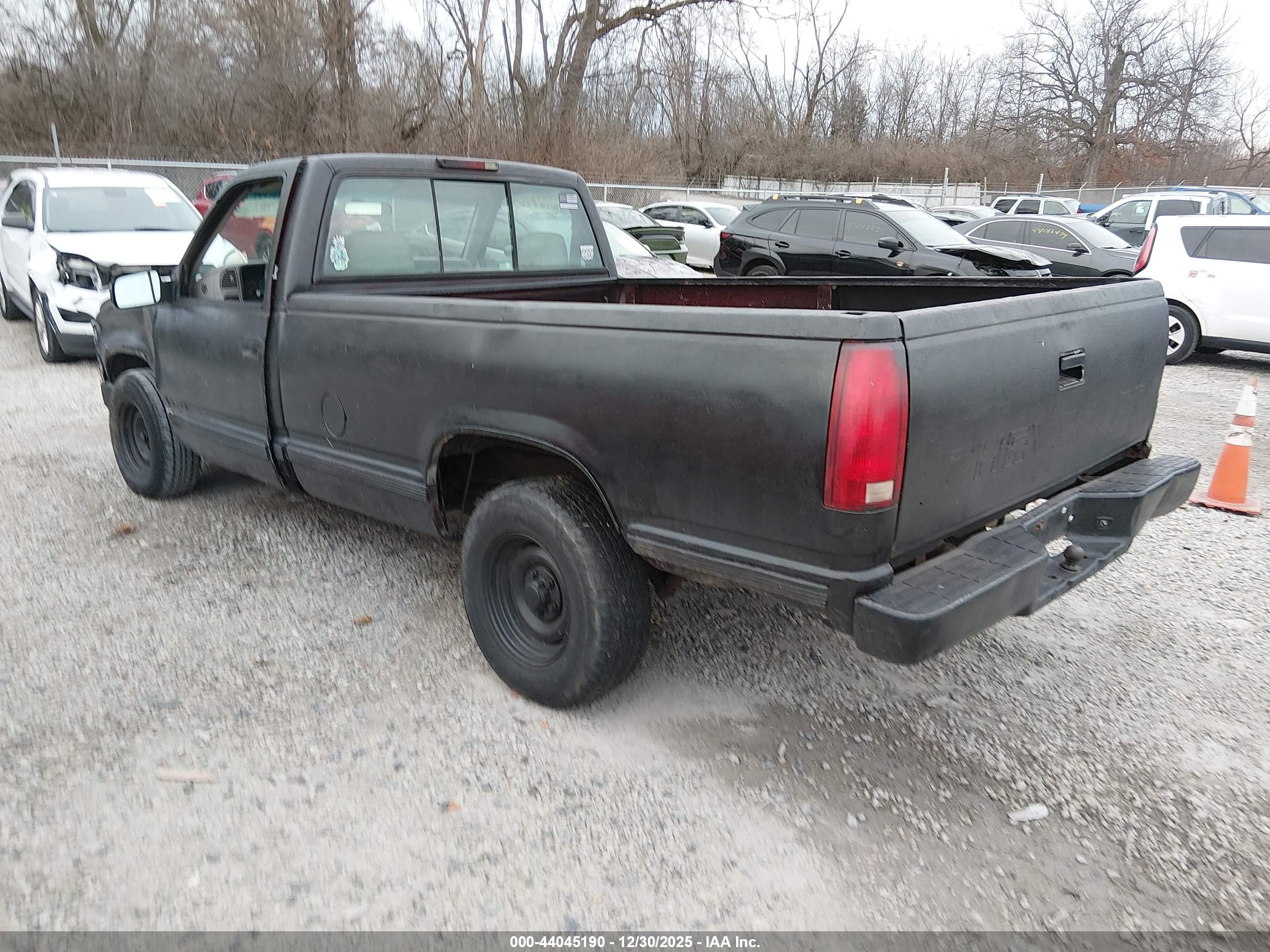 CHEVROLET C1500 image 3